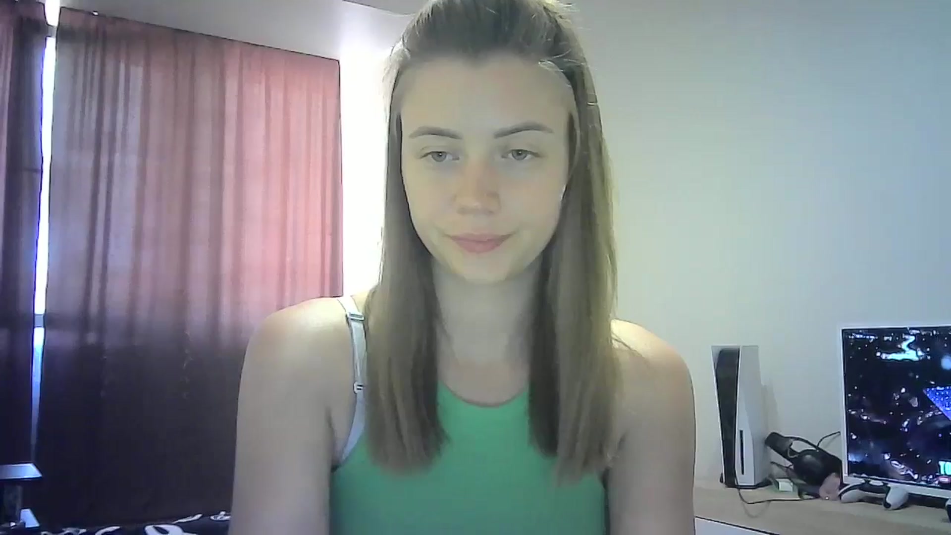 Gallery image thumbnail from Sulfate0's myfreecams stream on, 08/25/2024, 10:37 image 18 of 20