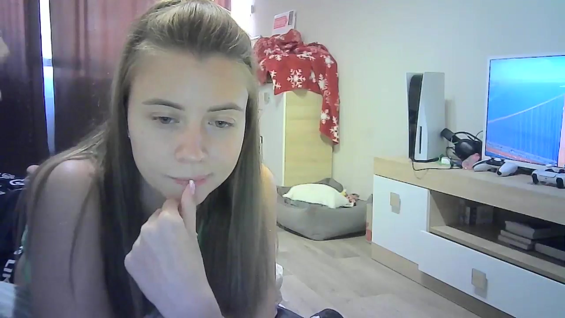 Gallery image thumbnail from Sulfate0's myfreecams stream on, 08/26/2024, 09:06 image 4 of 20