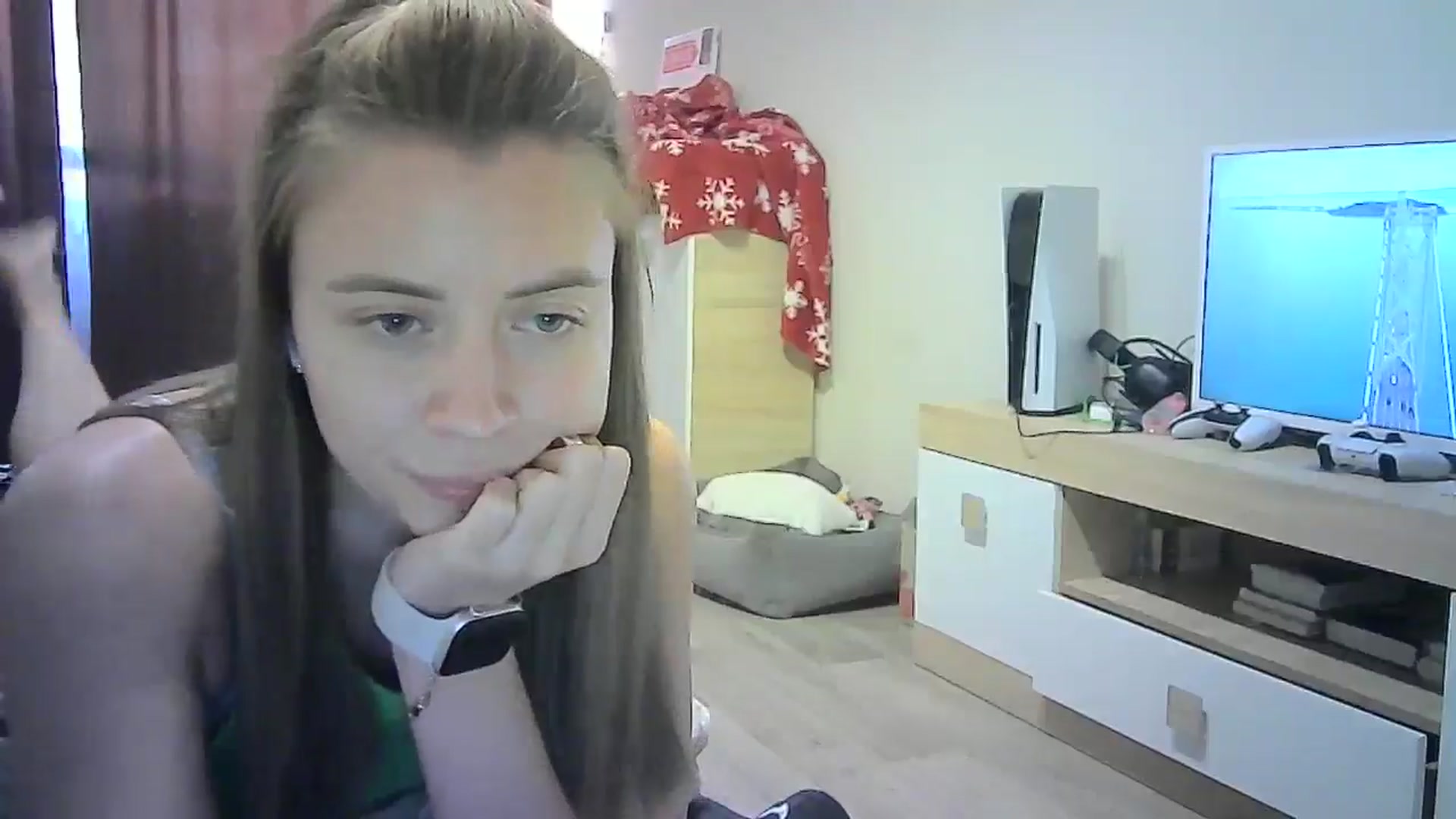 Gallery image thumbnail from Sulfate0's myfreecams stream on, 08/26/2024, 09:06 image 2 of 20