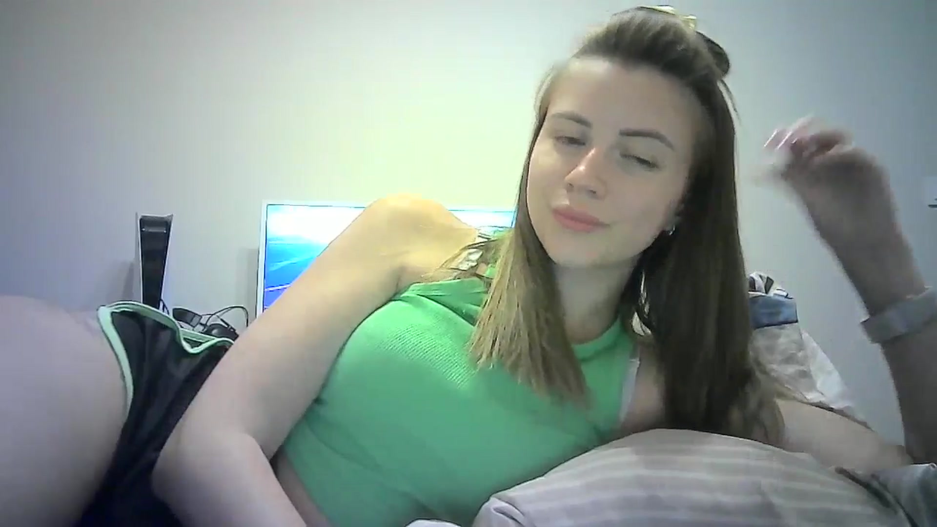Gallery image thumbnail from Sulfate0's myfreecams stream on, 08/26/2024, 09:06 image 12 of 20
