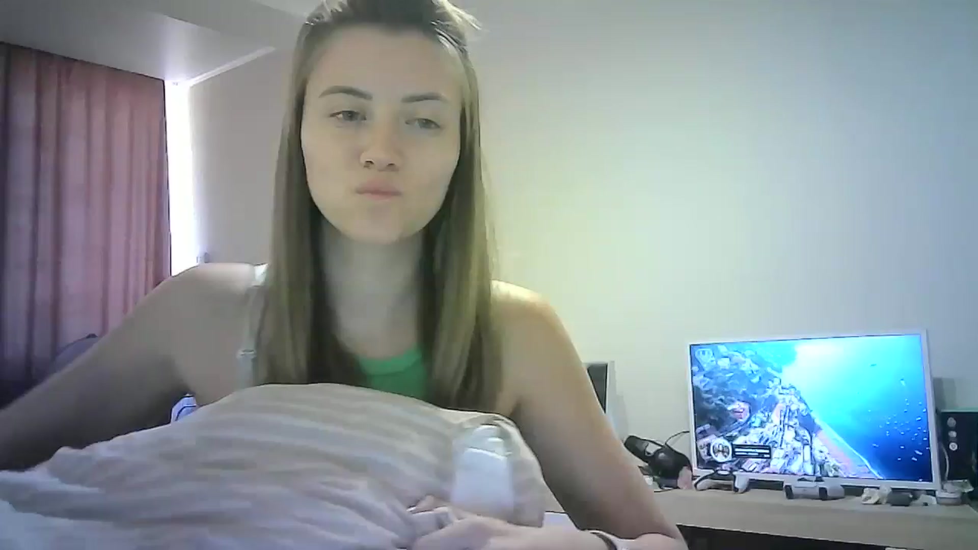 Gallery image thumbnail from Sulfate0's myfreecams stream on, 08/26/2024, 10:02 image 1 of 20