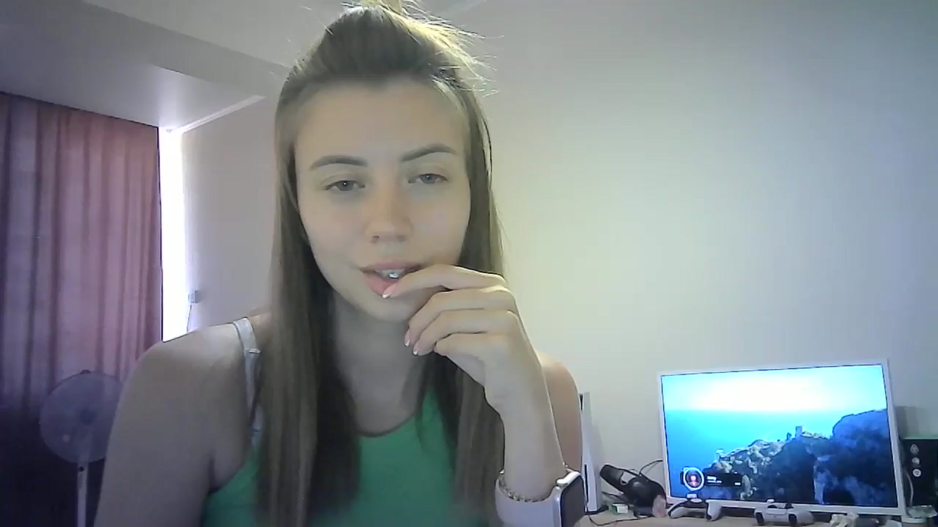Gallery image thumbnail from Sulfate0's myfreecams stream on, 08/26/2024, 10:02 image 12 of 20