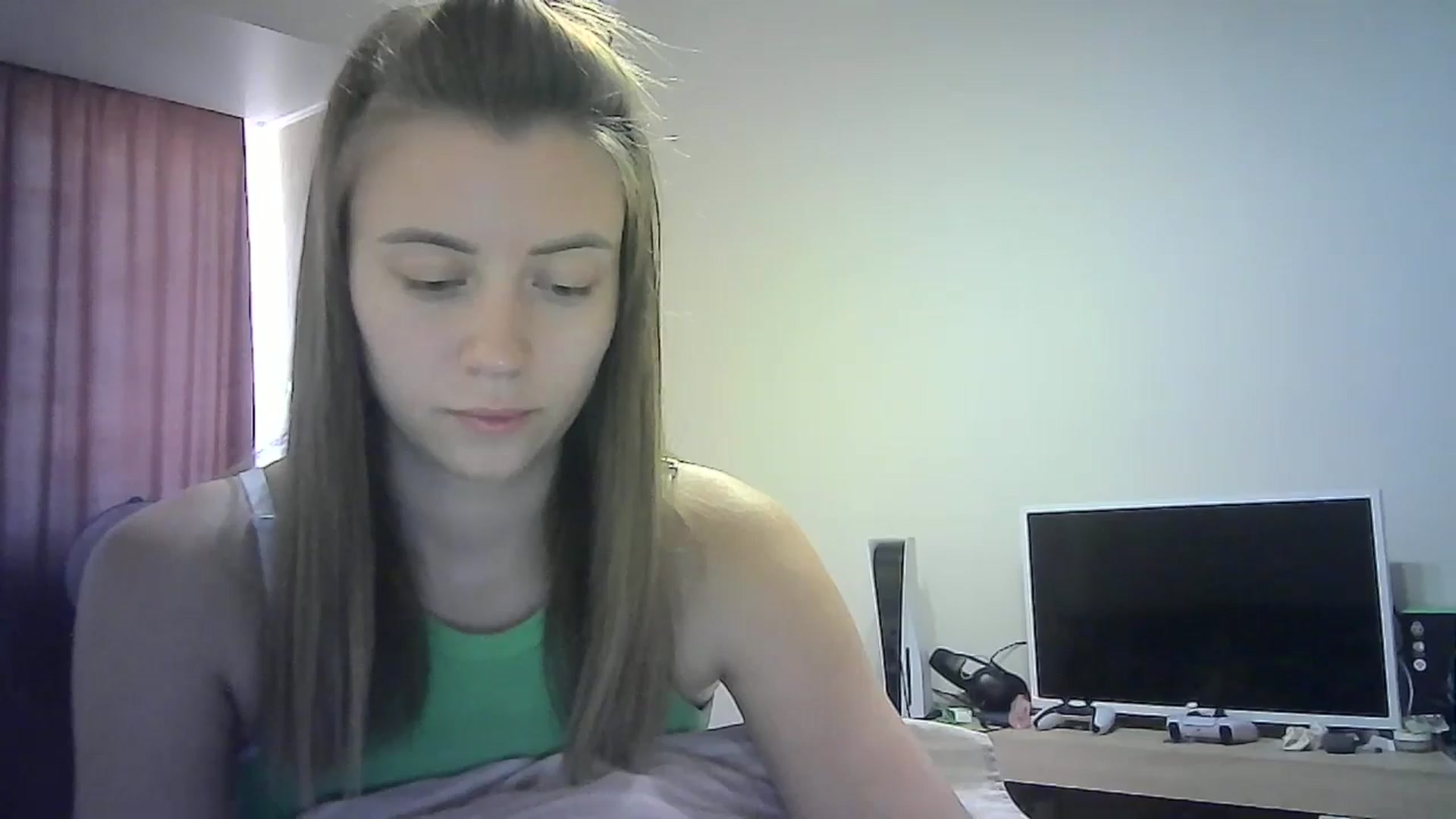 Gallery image thumbnail from Sulfate0's myfreecams stream on, 08/26/2024, 10:02 image 10 of 20