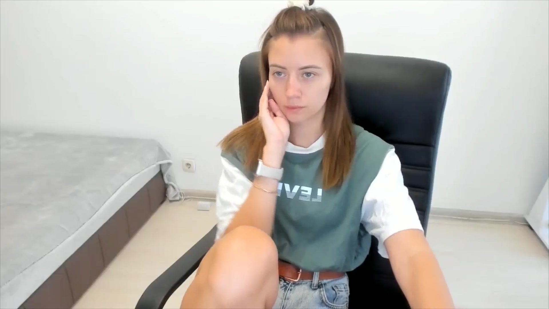 Gallery image thumbnail from Sulfate0's myfreecams stream on, 08/27/2024, 06:03 image 2 of 20