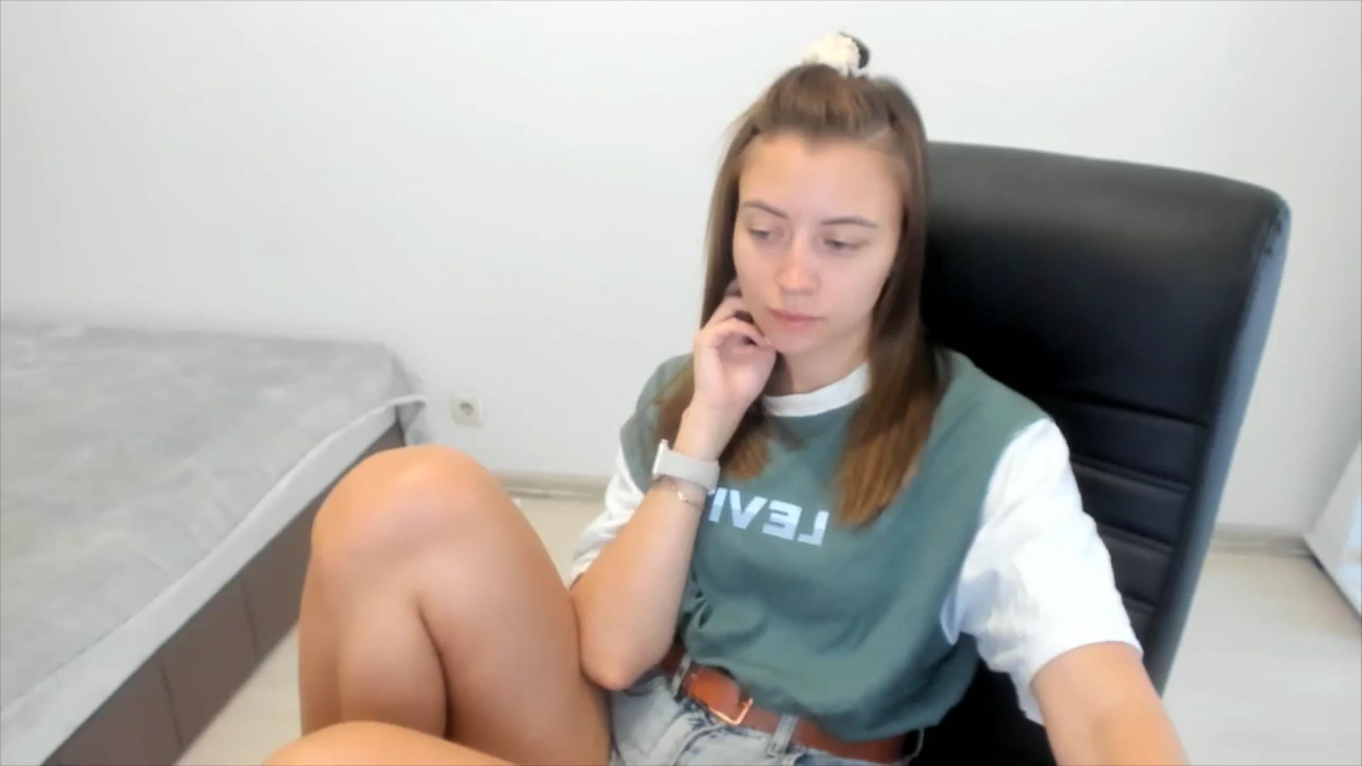 Gallery image thumbnail from Sulfate0's myfreecams stream on, 08/27/2024, 06:03 image 5 of 20