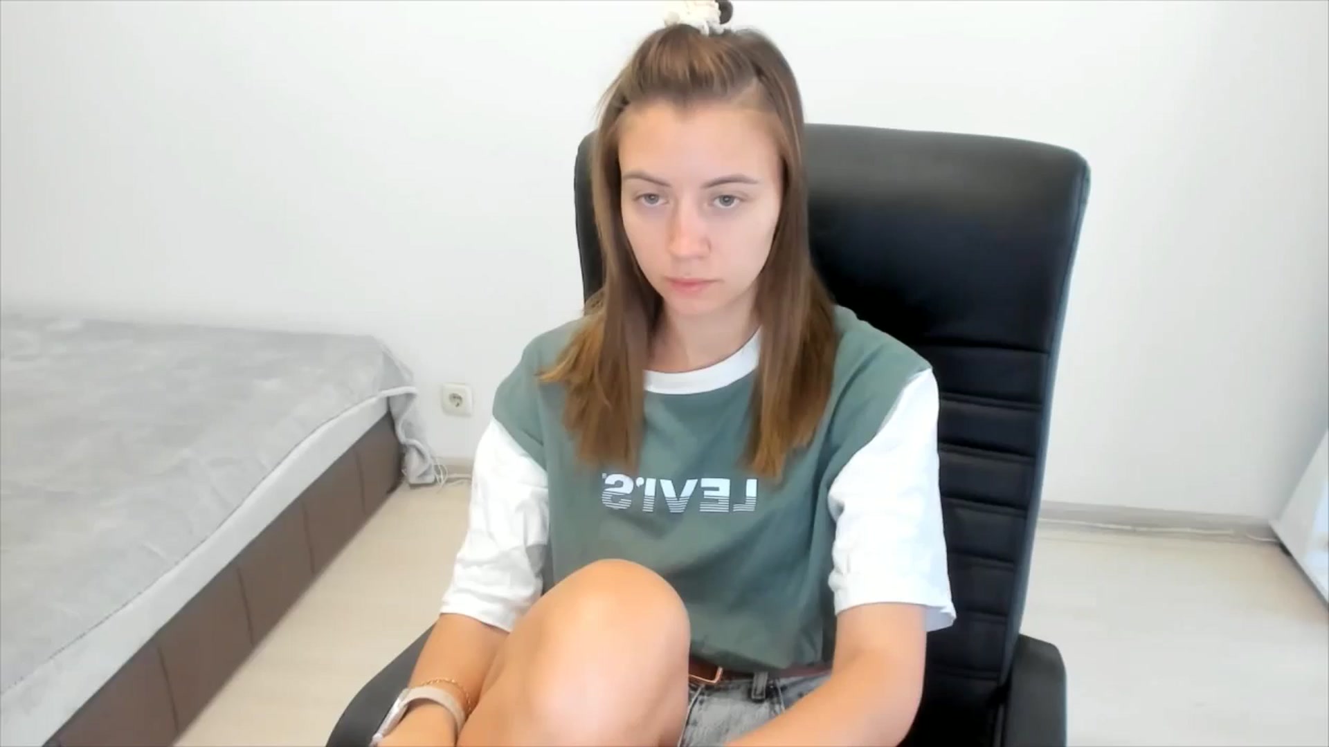Gallery image thumbnail from Sulfate0's myfreecams stream on, 08/27/2024, 06:03 image 4 of 20
