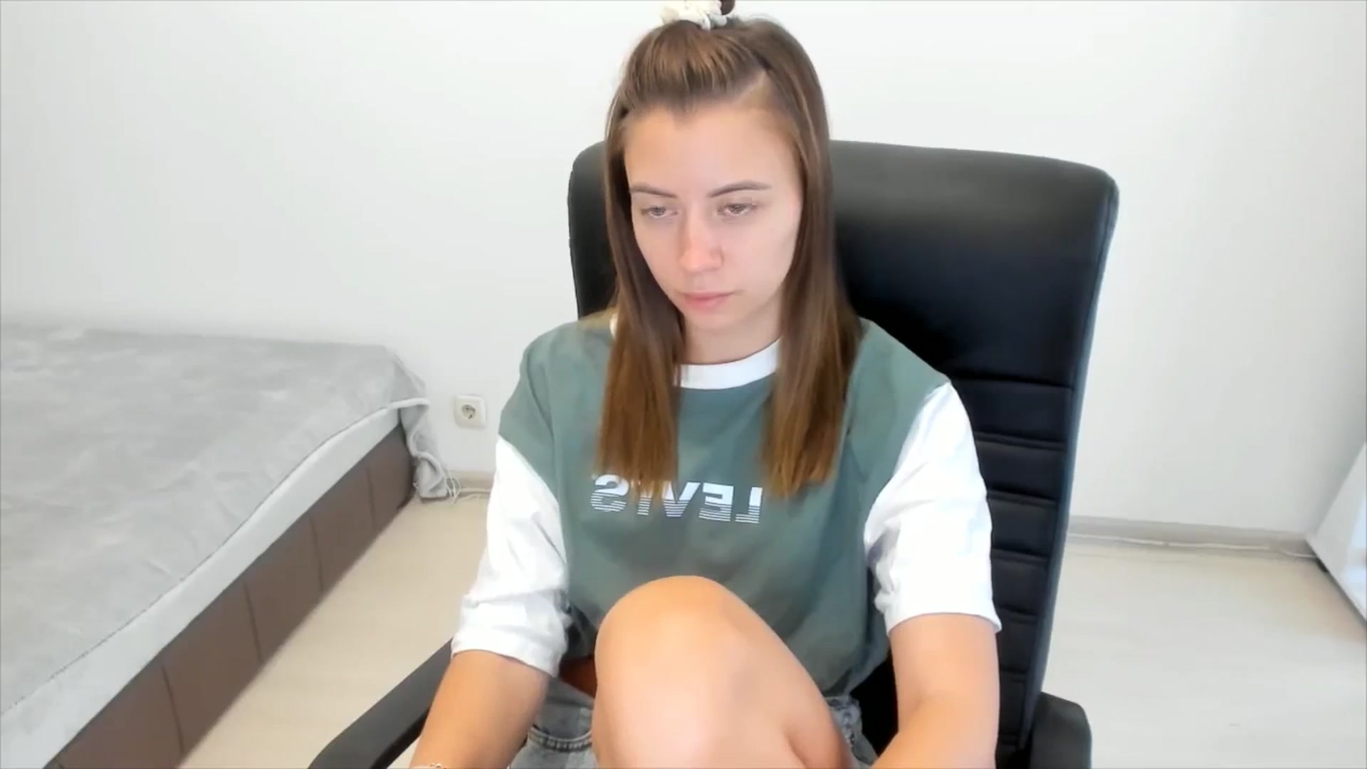 Gallery image thumbnail from Sulfate0's myfreecams stream on, 08/27/2024, 06:03 image 7 of 20