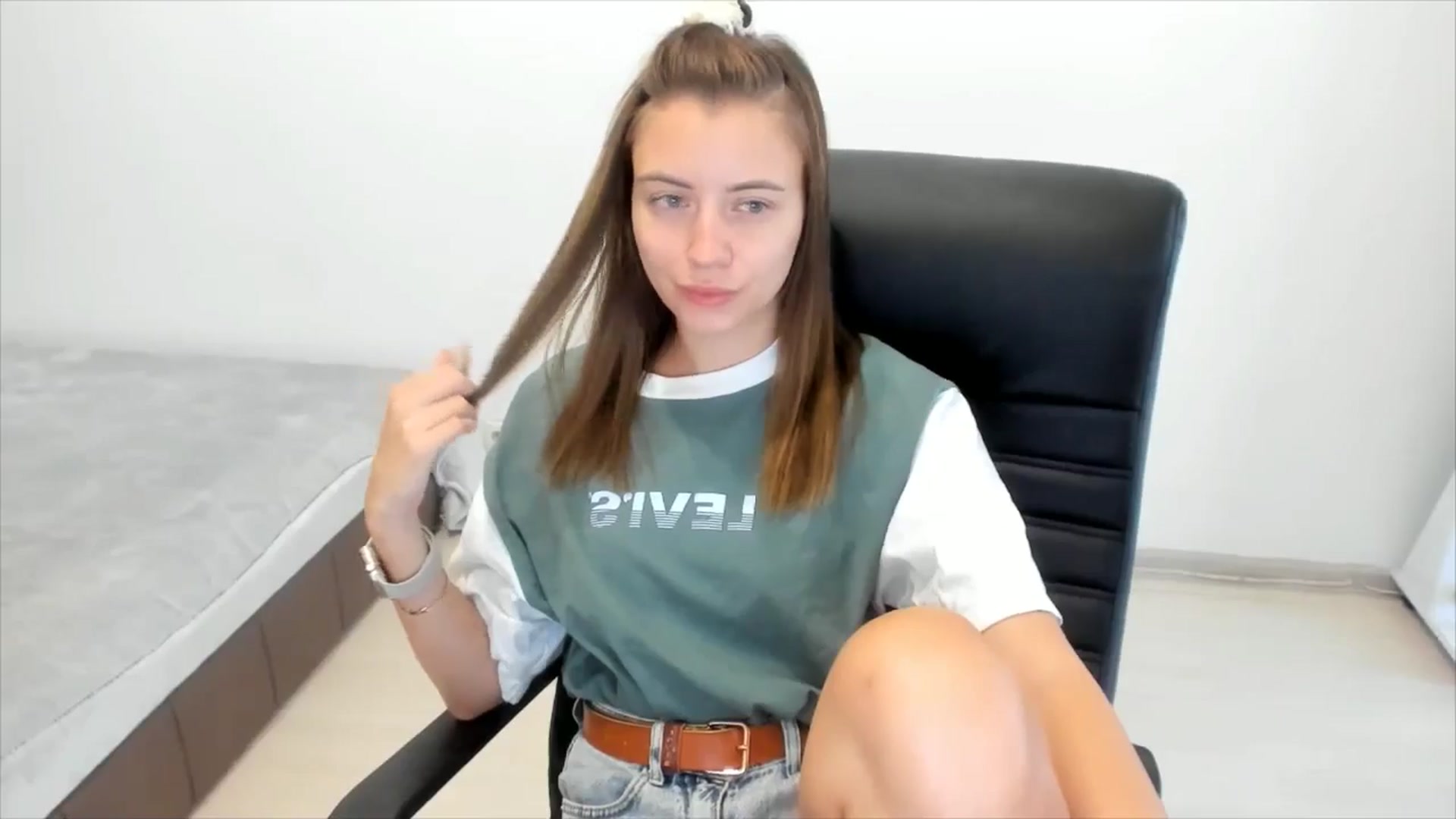 Gallery image thumbnail from Sulfate0's myfreecams stream on, 08/27/2024, 06:03 image 9 of 20