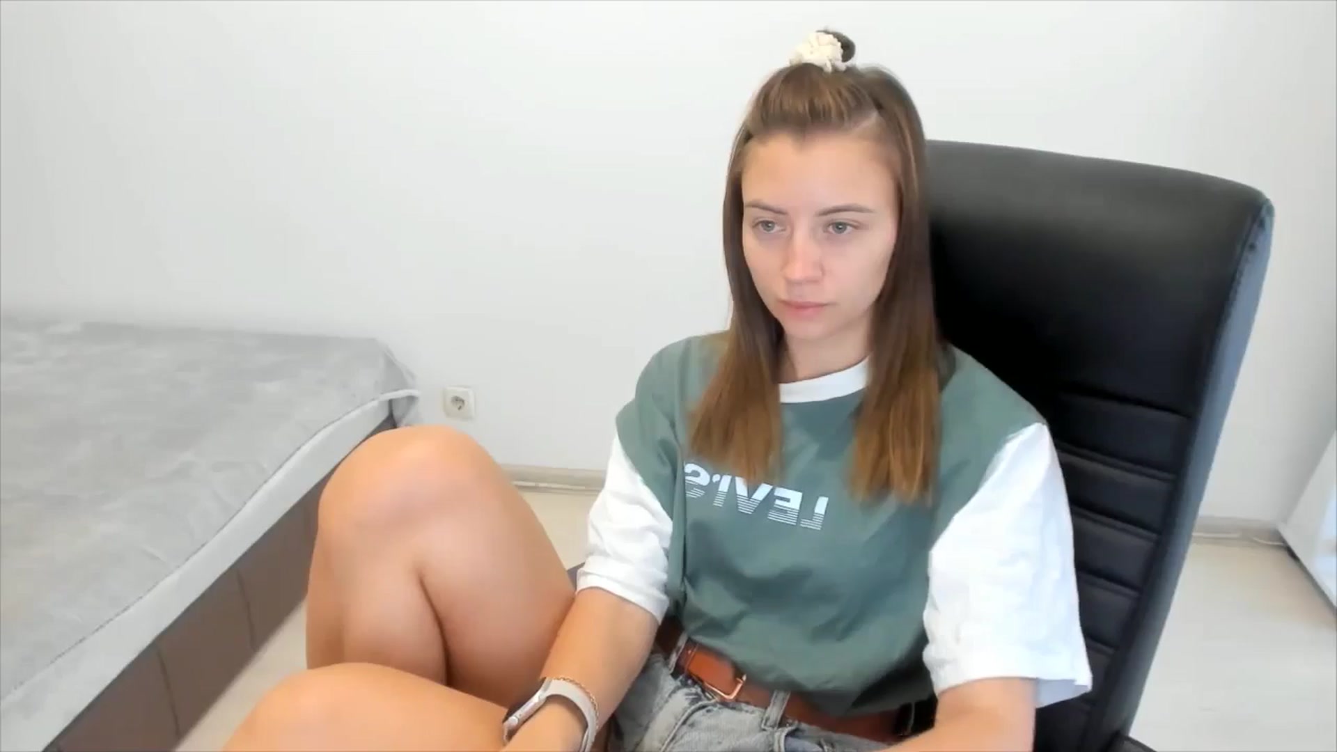 Gallery image thumbnail from Sulfate0's myfreecams stream on, 08/27/2024, 06:03 image 6 of 20