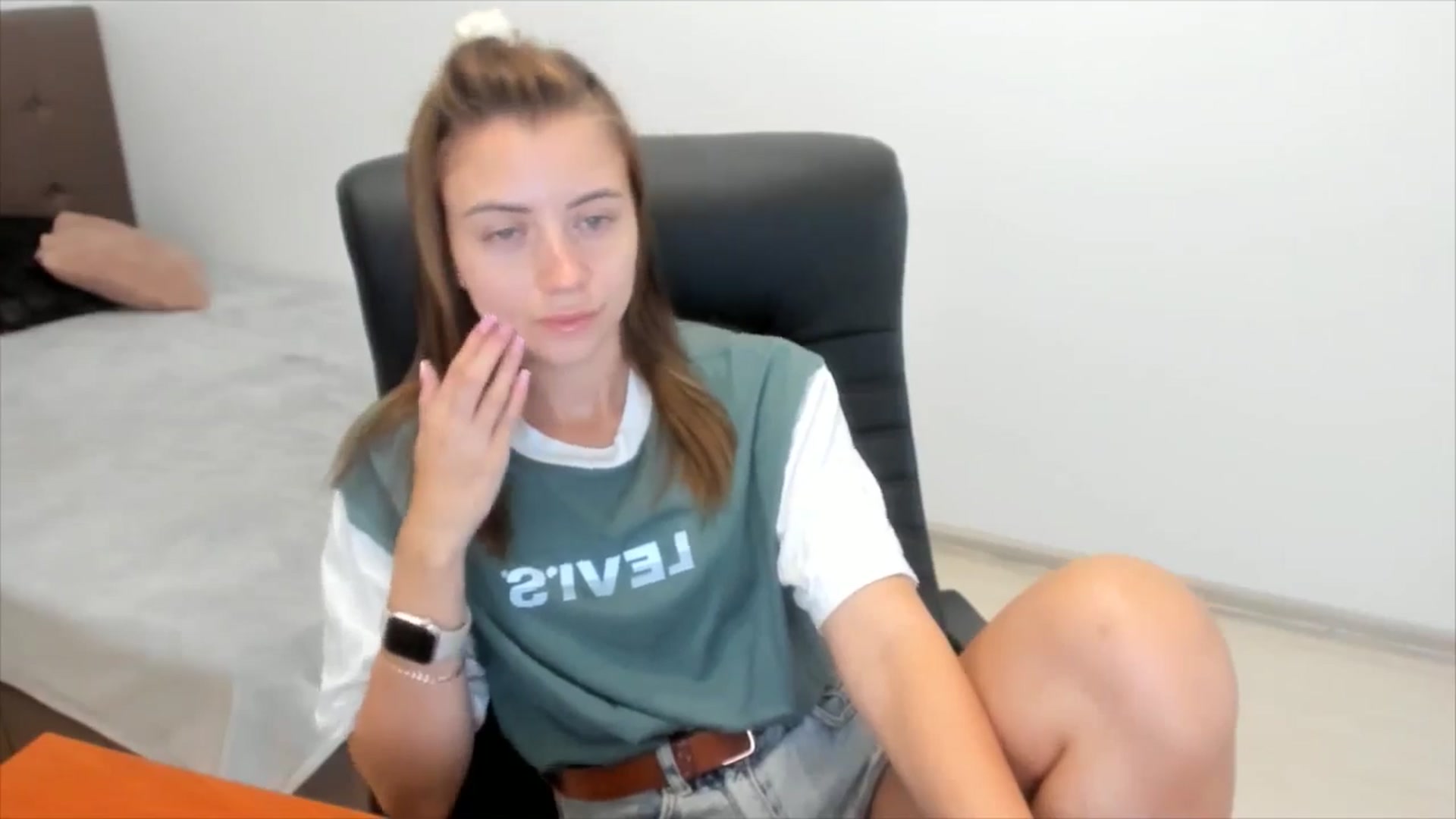 Gallery image thumbnail from Sulfate0's myfreecams stream on, 08/27/2024, 07:20 image 12 of 20
