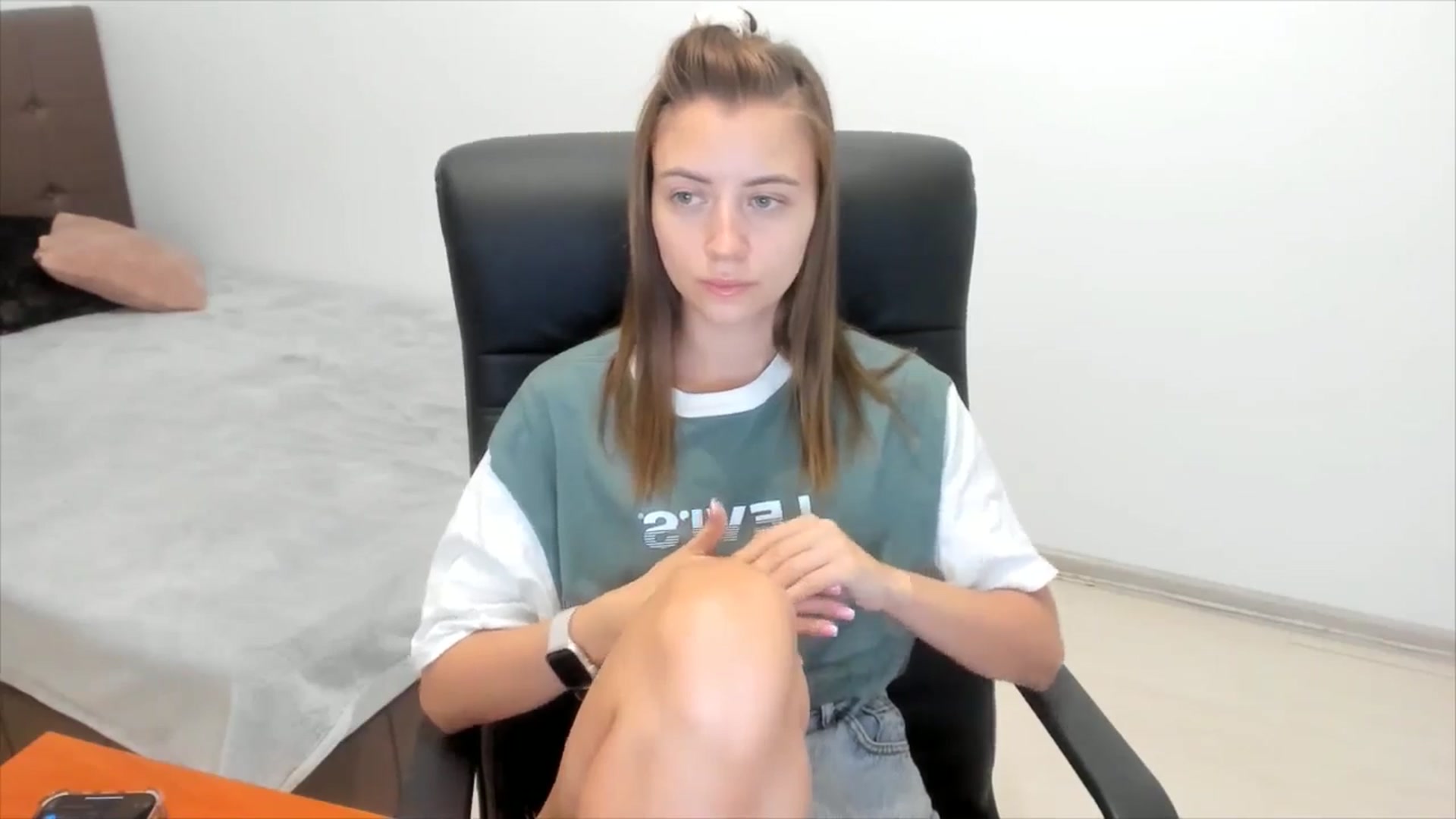 Gallery image thumbnail from Sulfate0's myfreecams stream on, 08/27/2024, 07:20 image 2 of 20