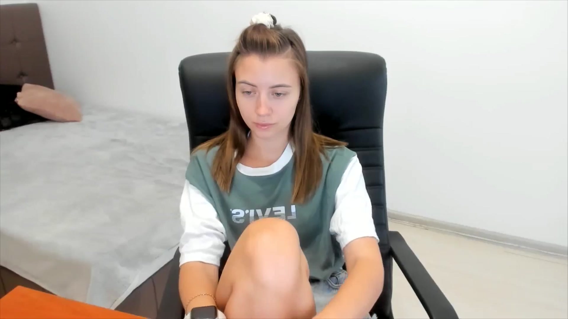 Gallery image thumbnail from Sulfate0's myfreecams stream on, 08/27/2024, 07:20 image 18 of 20