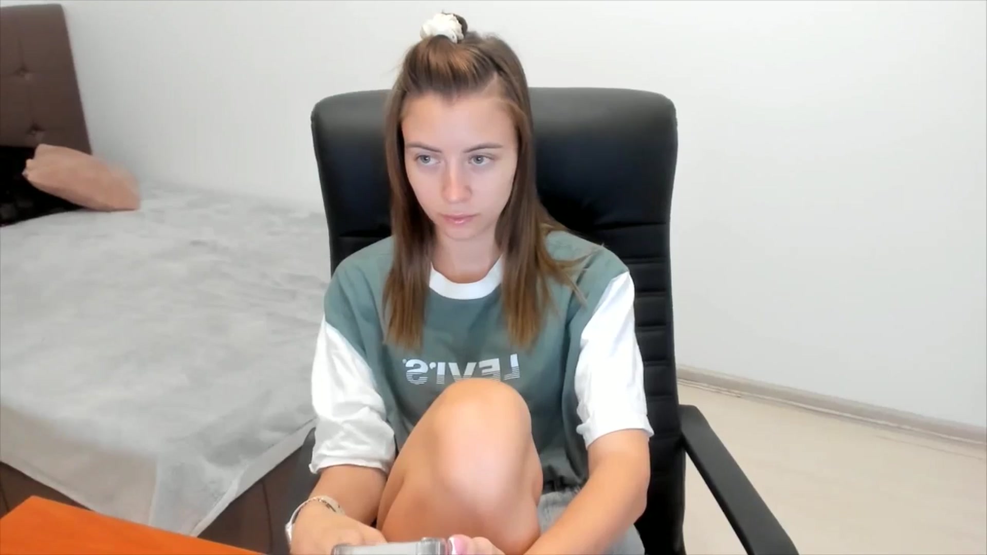 Gallery image thumbnail from Sulfate0's myfreecams stream on, 08/27/2024, 07:20 image 3 of 20