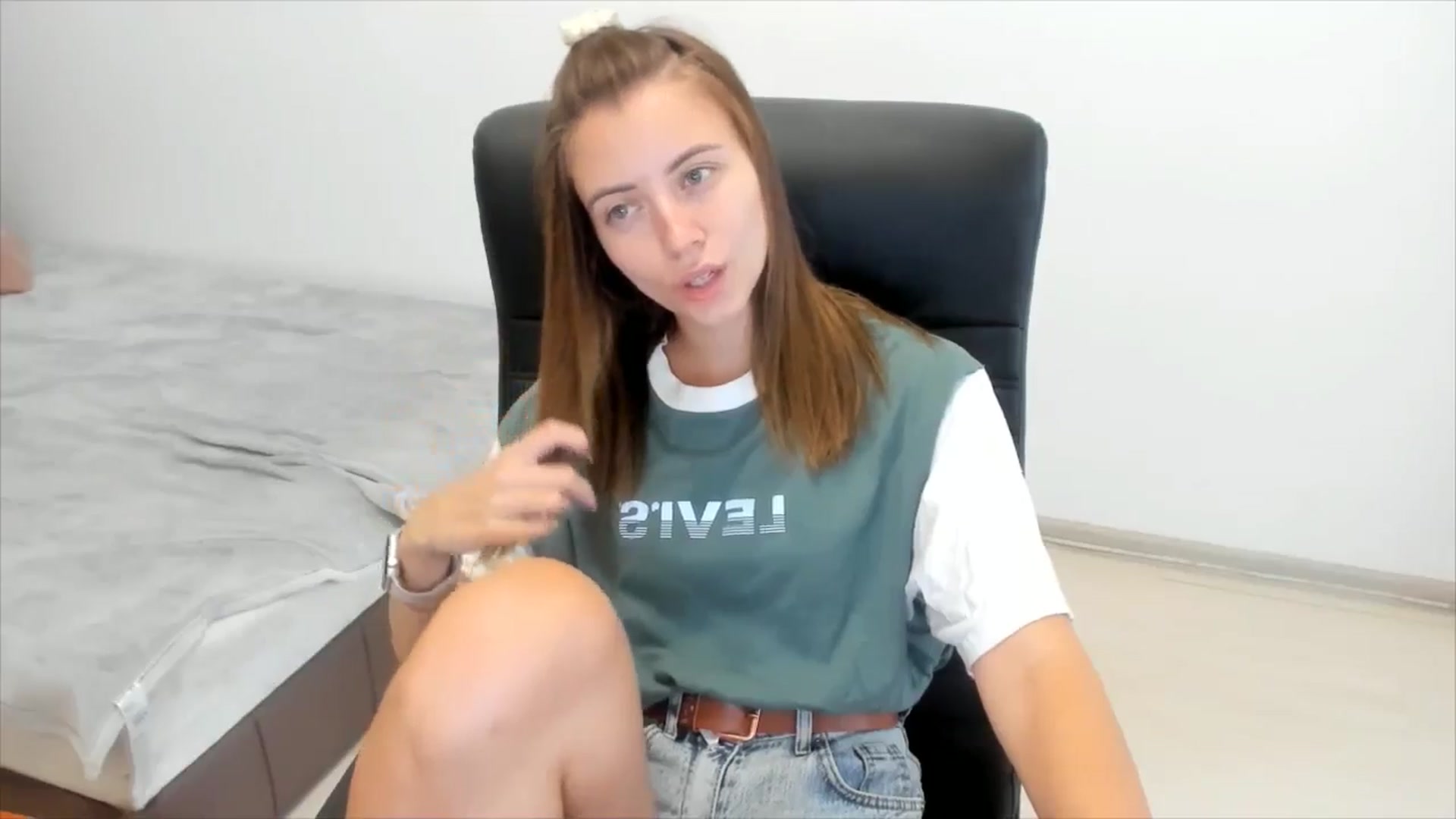 Gallery image thumbnail from Sulfate0's myfreecams stream on, 08/27/2024, 08:18 image 2 of 20