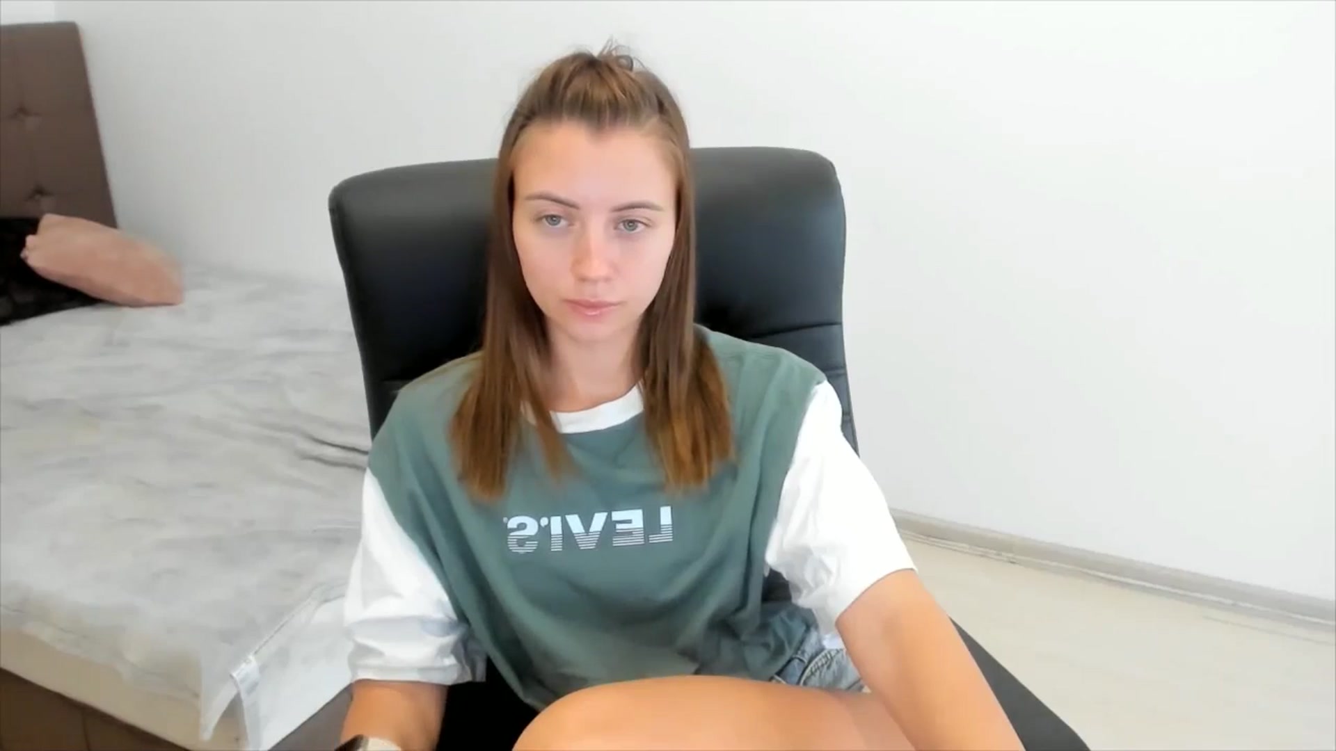 Gallery image thumbnail from Sulfate0's myfreecams stream on, 08/27/2024, 09:49 image 12 of 20