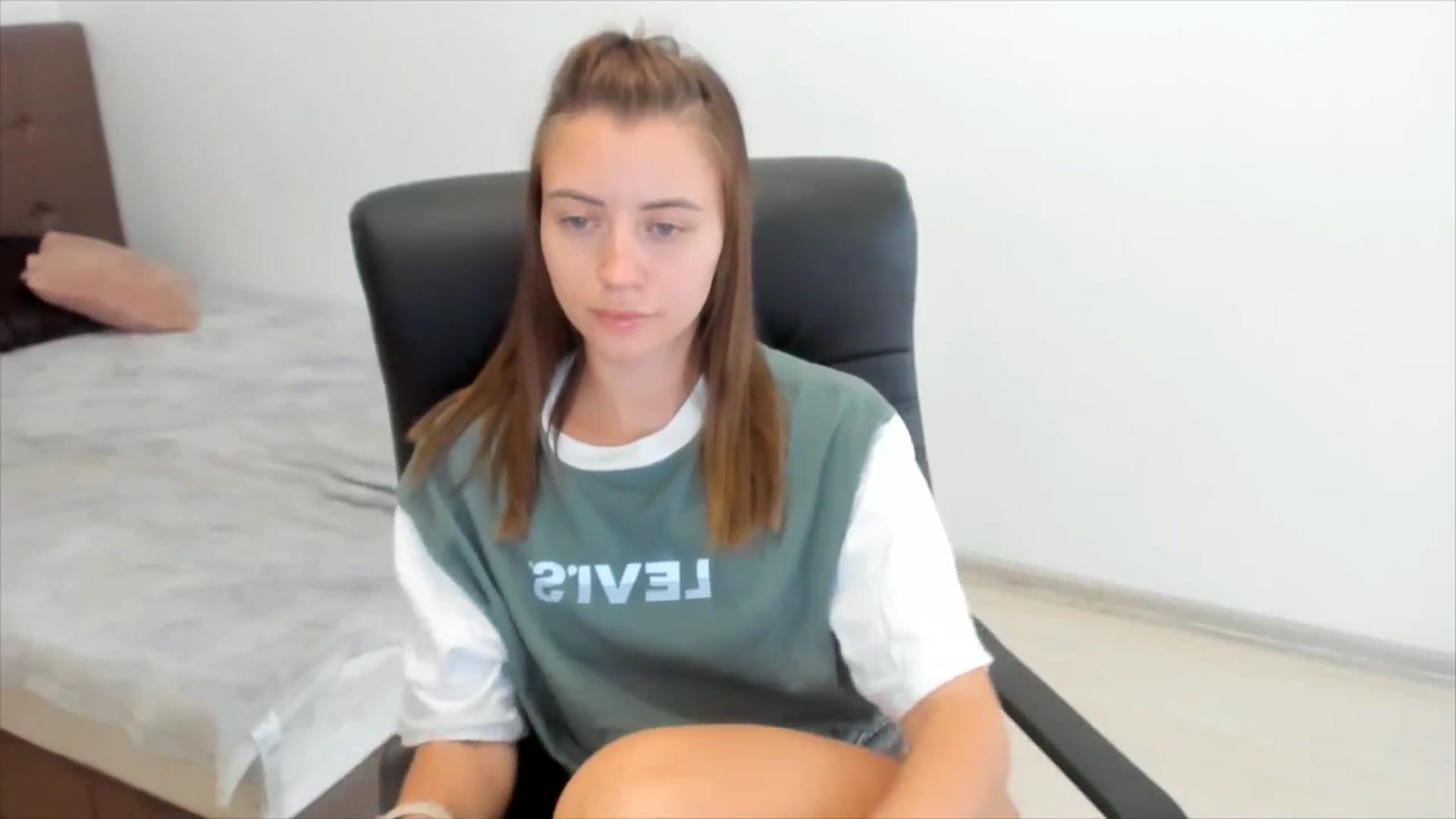 Gallery image thumbnail from Sulfate0's myfreecams stream on, 08/27/2024, 09:49 image 11 of 20