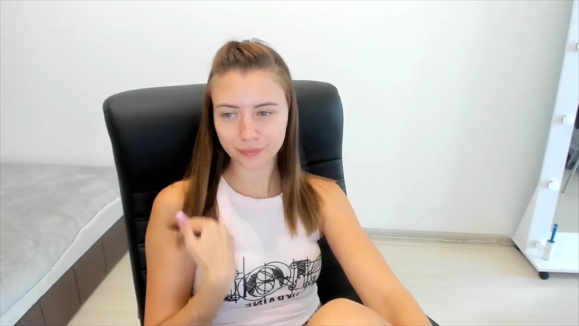 Gallery image thumbnail from Sulfate0's myfreecams stream on, 08/28/2024, 06:29 image 7 of 20
