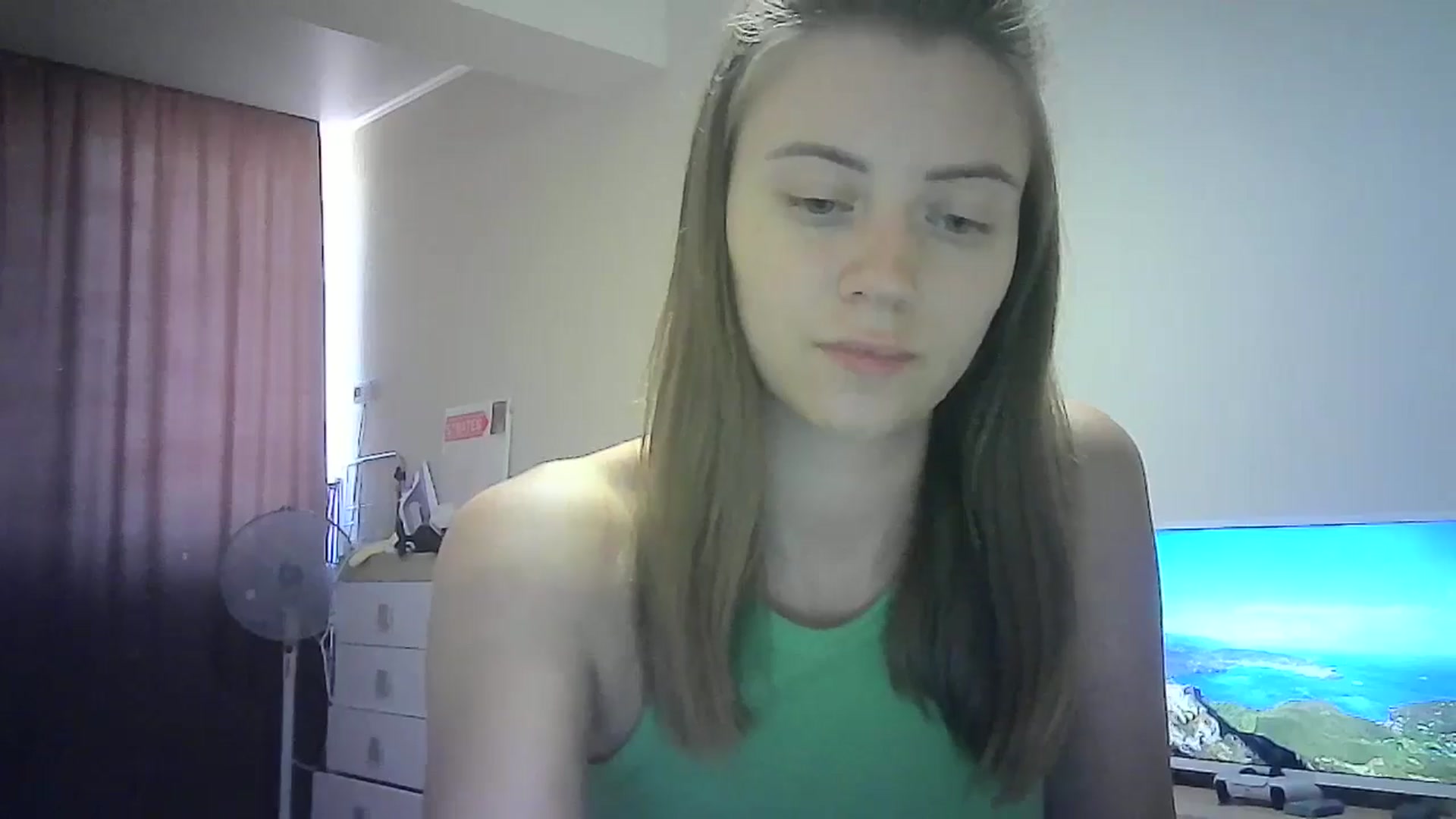 Gallery image thumbnail from Sulfate0's myfreecams stream on, 08/30/2024, 10:35 image 17 of 20