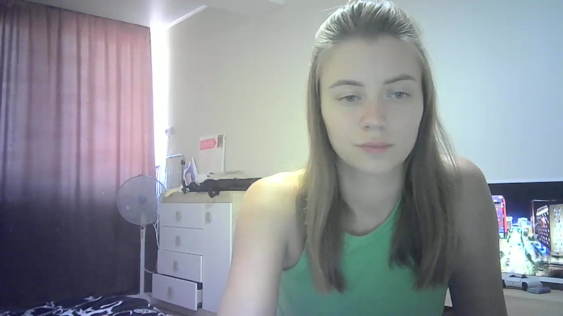 Gallery image thumbnail from Sulfate0's myfreecams stream on, 08/30/2024, 10:35 image 11 of 20