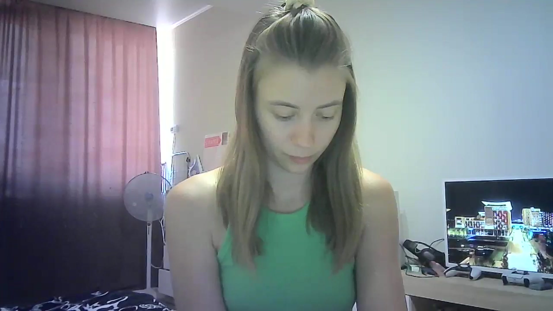 Gallery image thumbnail from Sulfate0's myfreecams stream on, 08/30/2024, 10:35 image 12 of 20