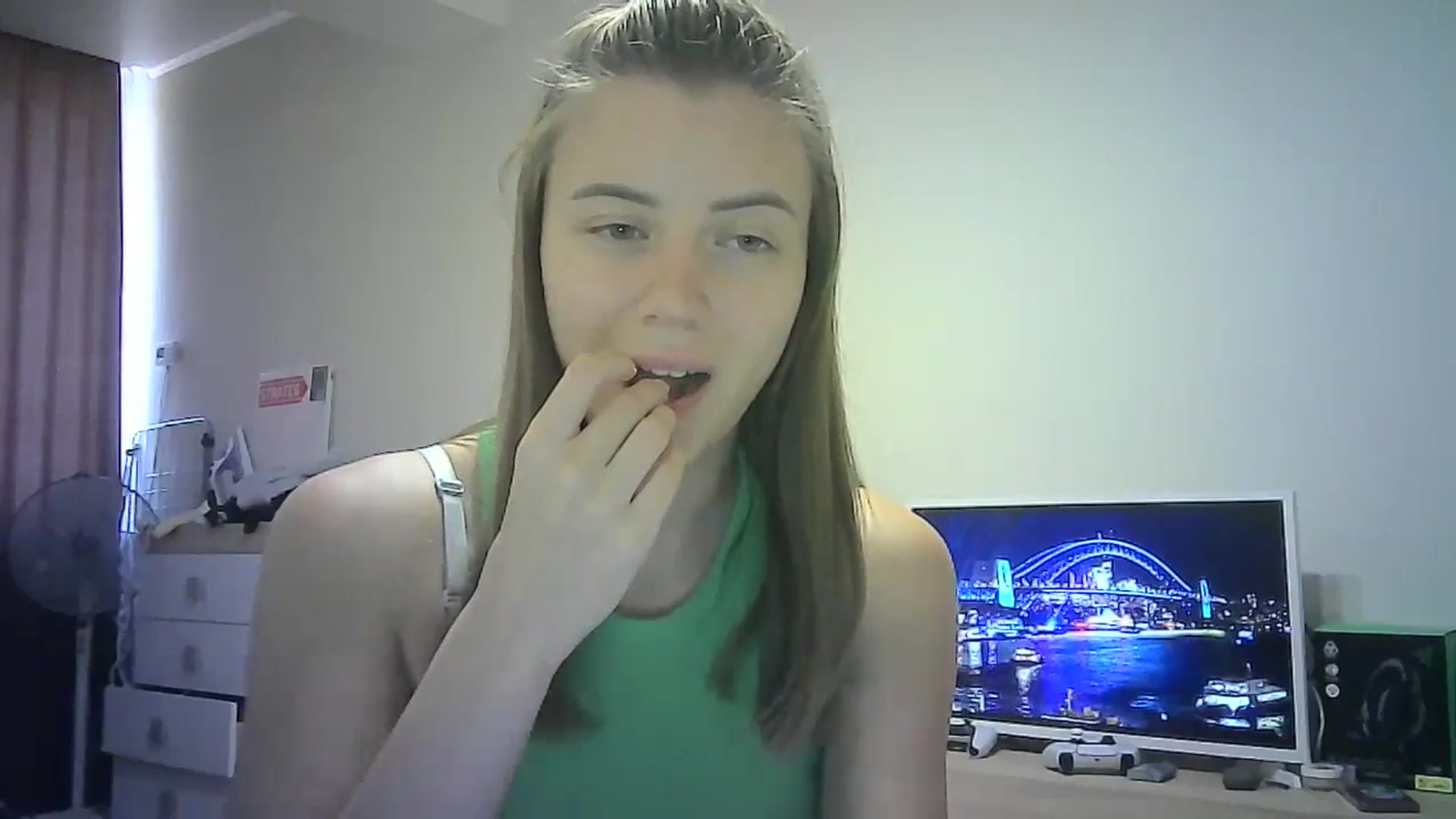 Gallery image thumbnail from Sulfate0's myfreecams stream on, 08/31/2024, 10:53 image 15 of 20