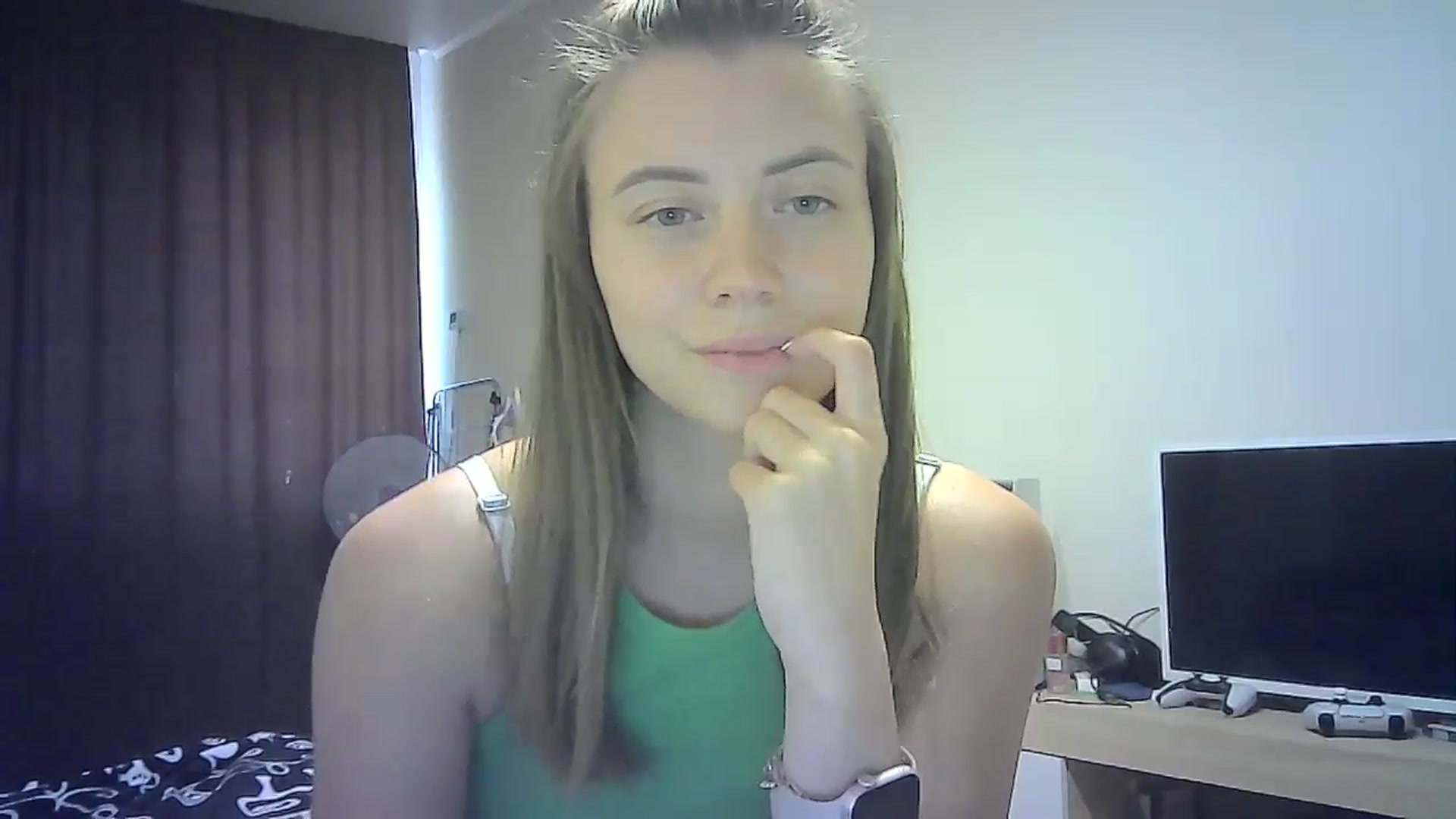 Gallery image thumbnail from Sulfate0's myfreecams stream on, 08/31/2024, 13:39 image 16 of 20