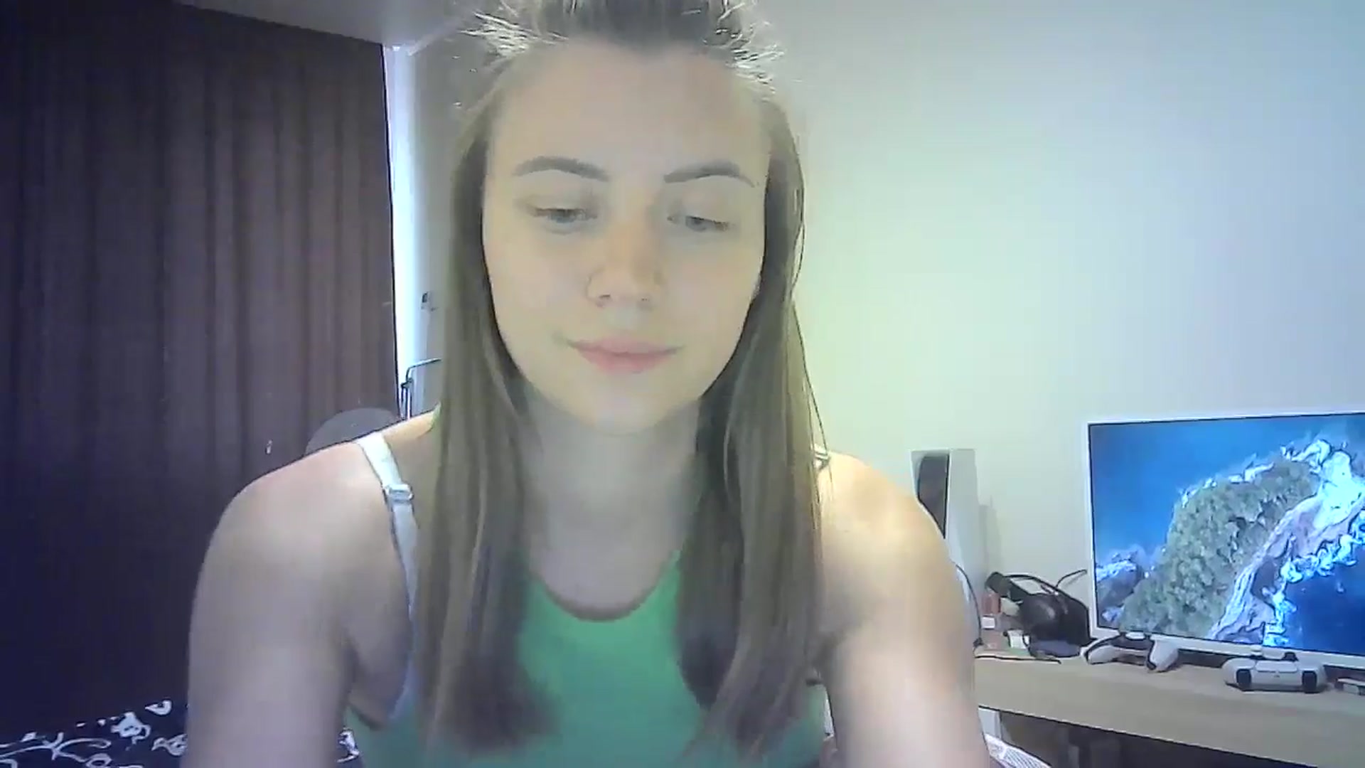 Gallery image thumbnail from Sulfate0's myfreecams stream on, 08/31/2024, 13:39 image 10 of 20