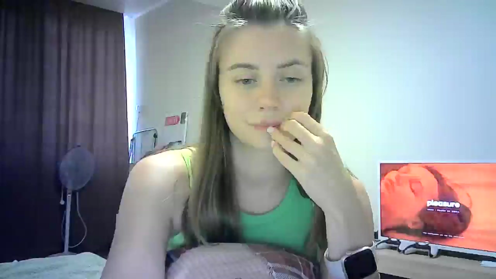 Gallery image thumbnail from Sulfate0's myfreecams stream on, 09/13/2024, 12:19 image 10 of 20