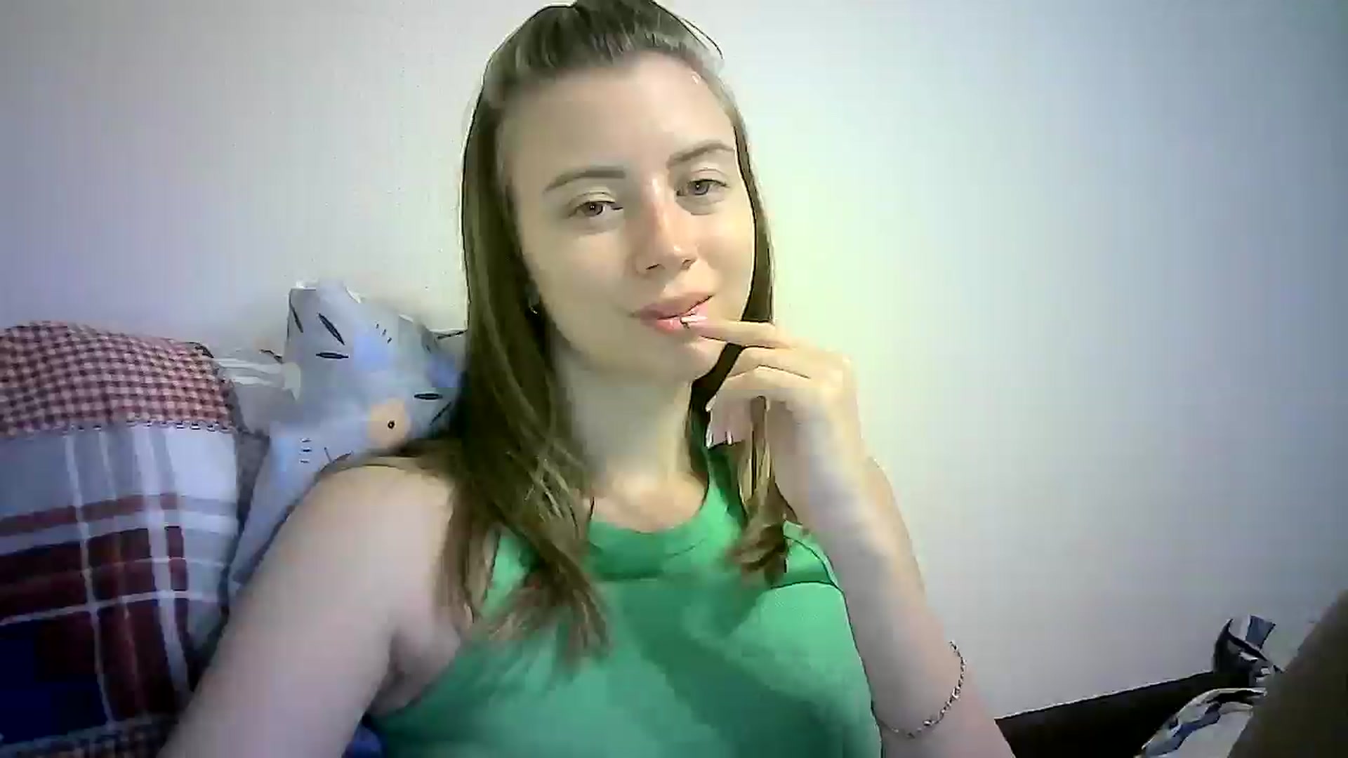 Gallery image thumbnail from Sulfate0's myfreecams stream on, 09/14/2024, 06:56 image 14 of 20