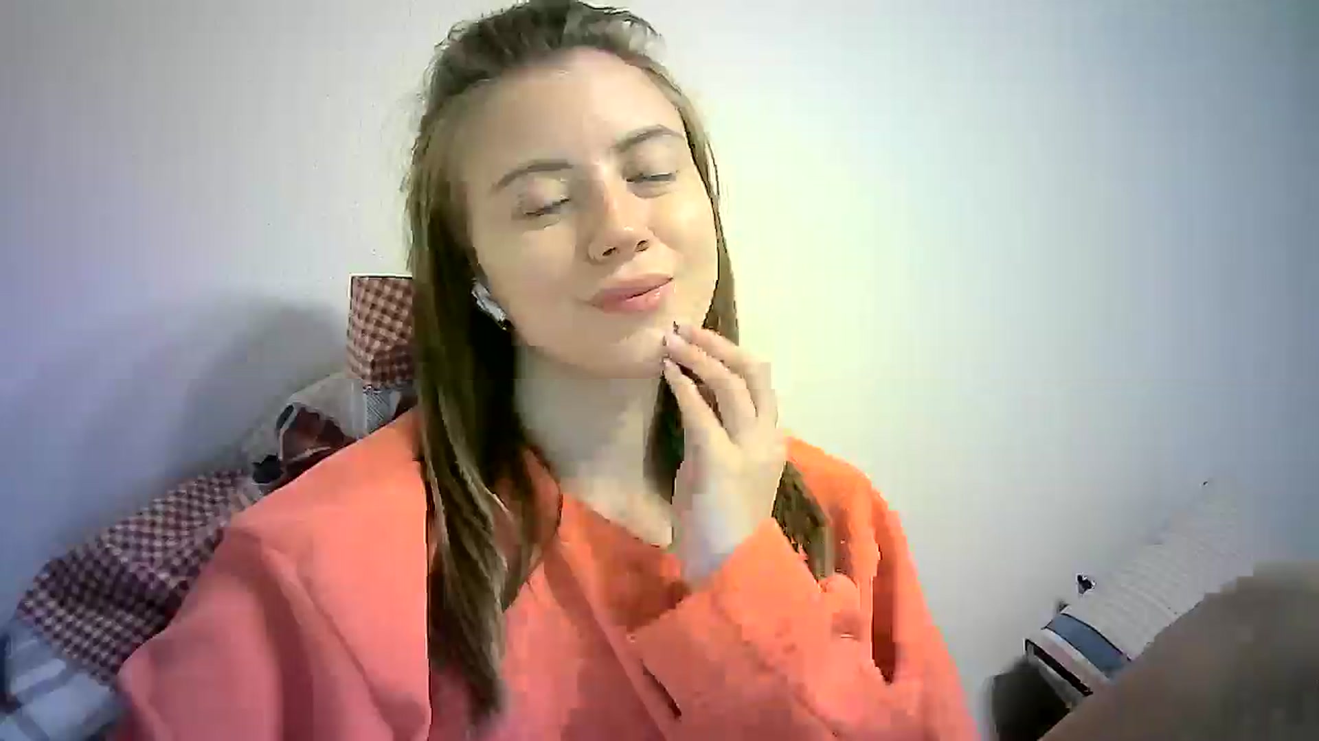 Gallery image thumbnail from Sulfate0's myfreecams stream on, 09/16/2024, 10:29 image 19 of 20
