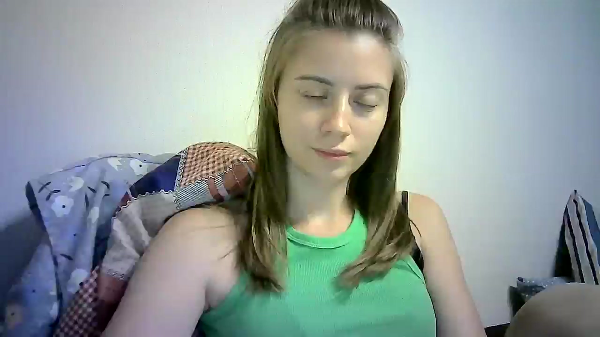 Gallery image thumbnail from Sulfate0's myfreecams stream on, 09/16/2024, 13:49 image 7 of 20