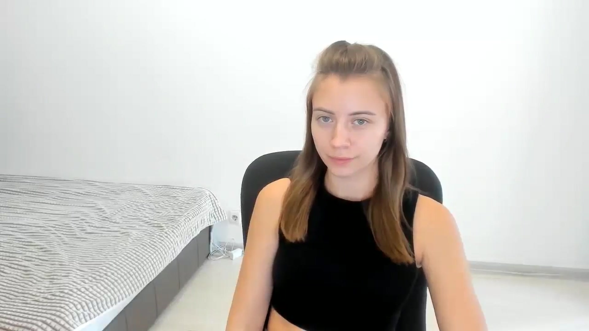 Gallery image thumbnail from Sulfate0's myfreecams stream on, 09/18/2024, 08:11 image 6 of 20
