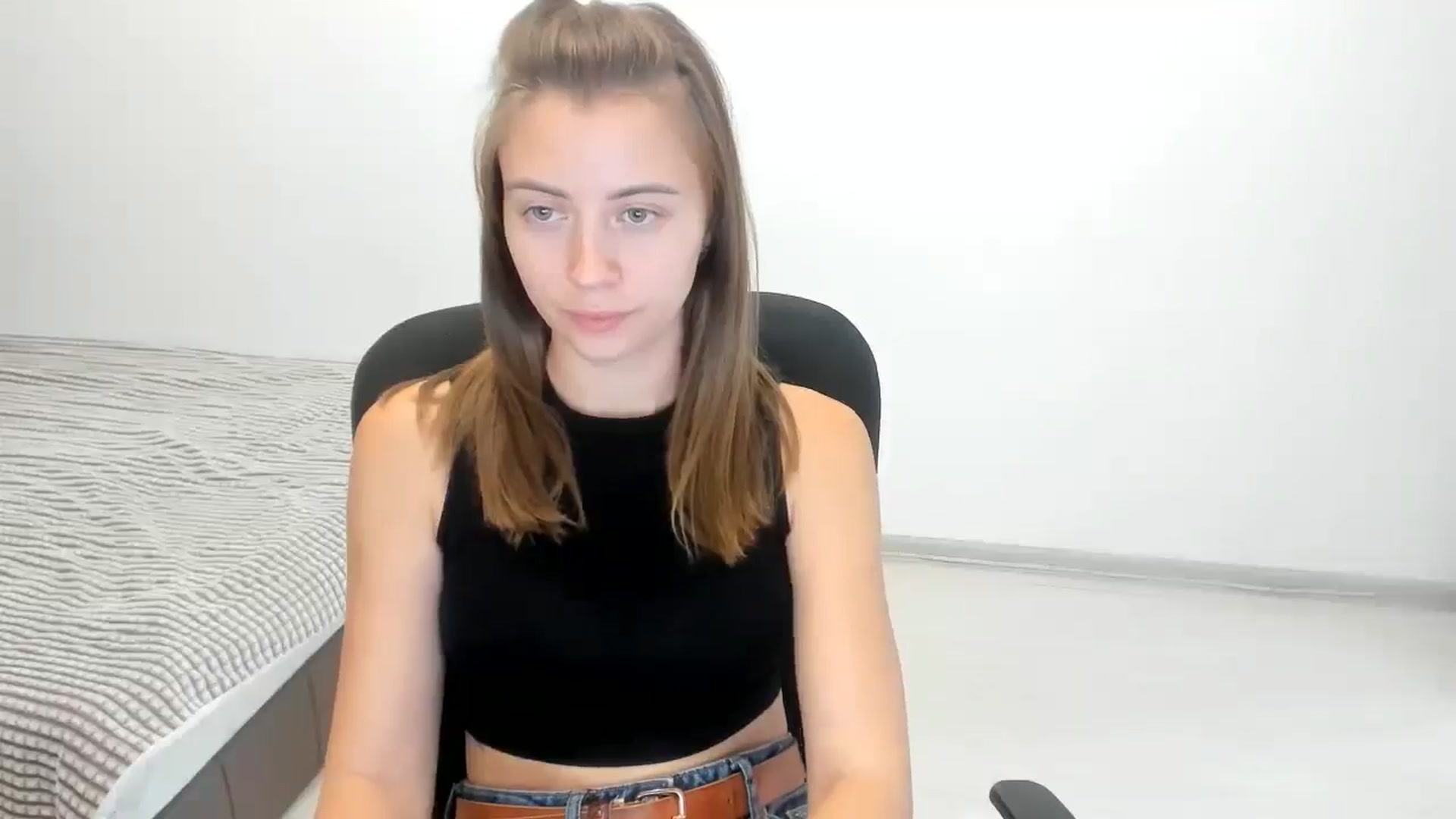 Gallery image thumbnail from Sulfate0's myfreecams stream on, 09/18/2024, 09:32 image 18 of 20