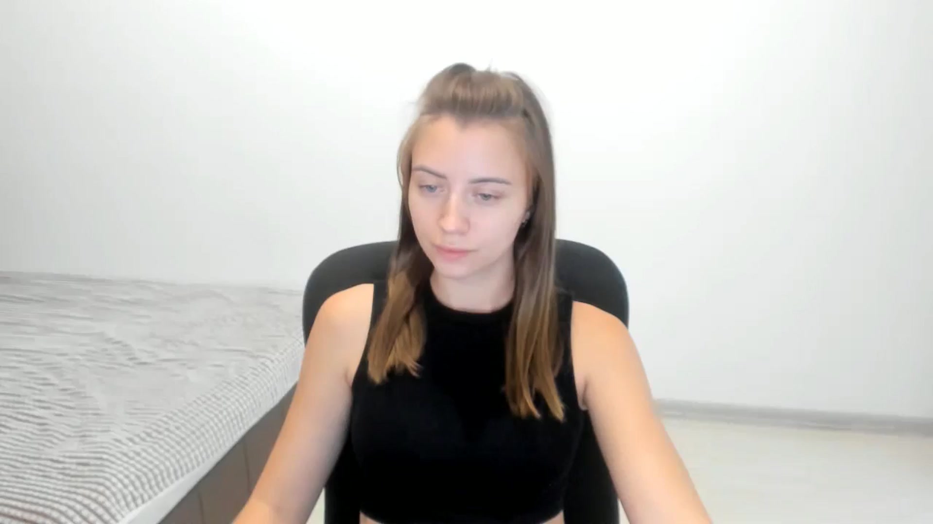 Gallery image thumbnail from Sulfate0's myfreecams stream on, 09/18/2024, 09:32 image 3 of 20