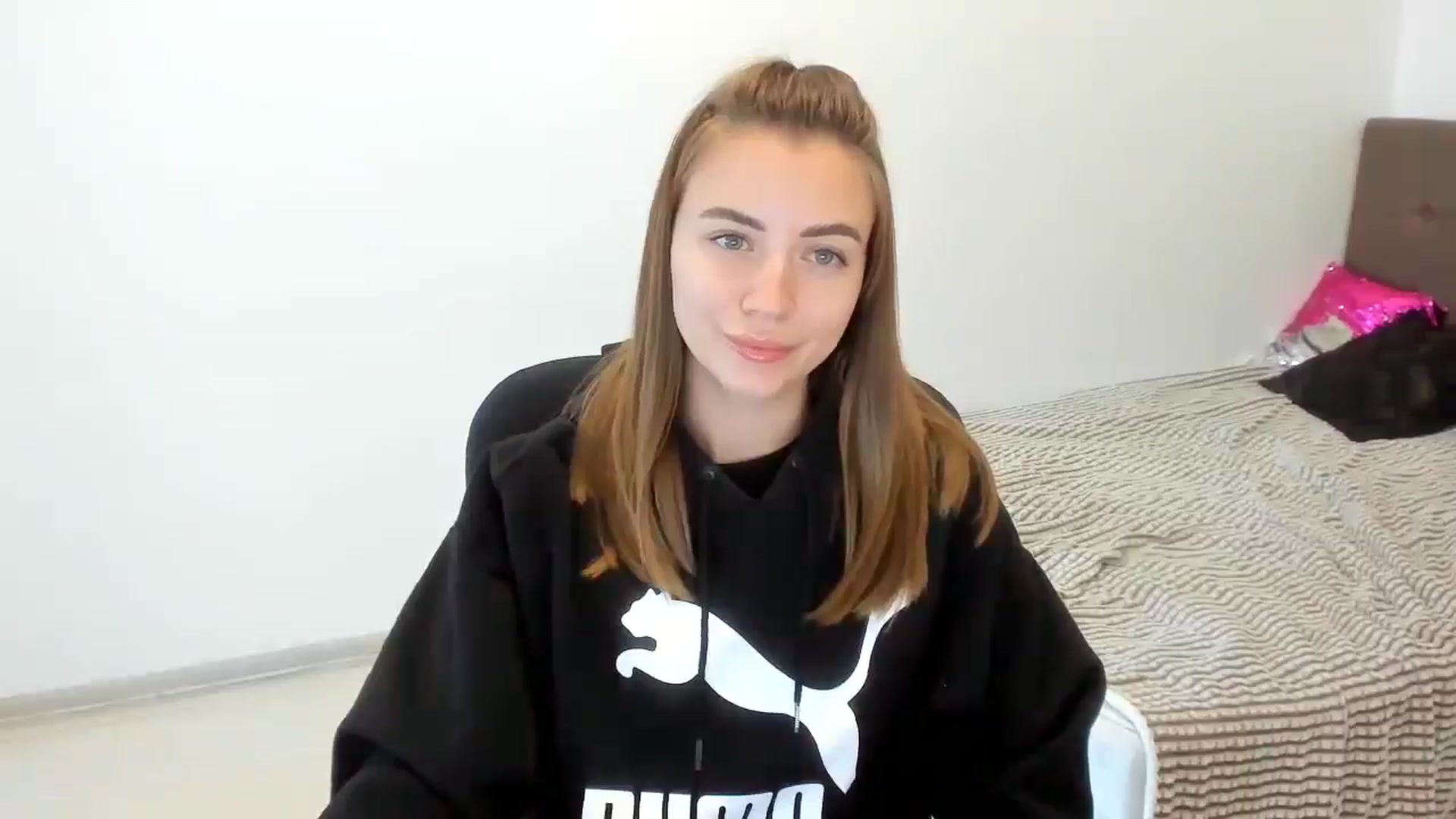 Gallery image thumbnail from Sulfate0's myfreecams stream on, 09/20/2024, 08:34 image 5 of 20