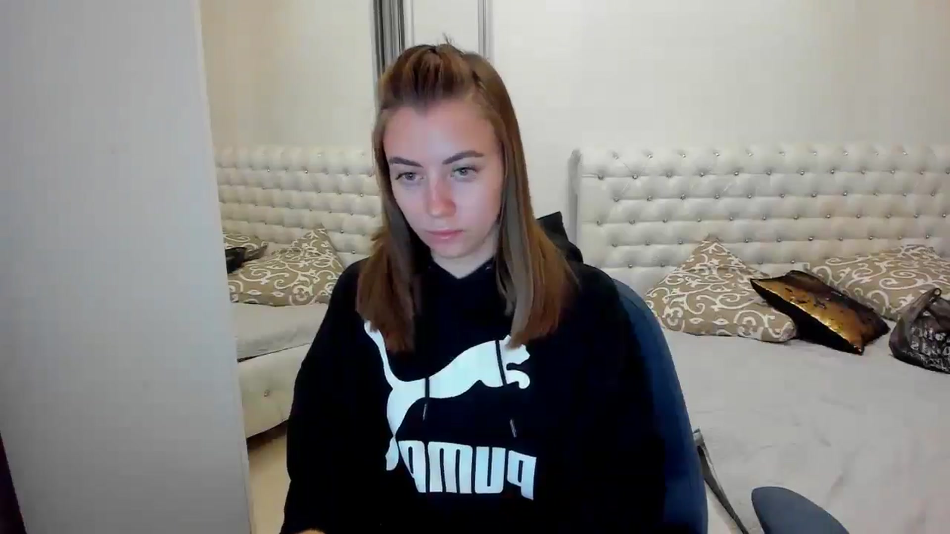 Gallery image thumbnail from Sulfate0's myfreecams stream on, 09/21/2024, 07:37 image 16 of 20