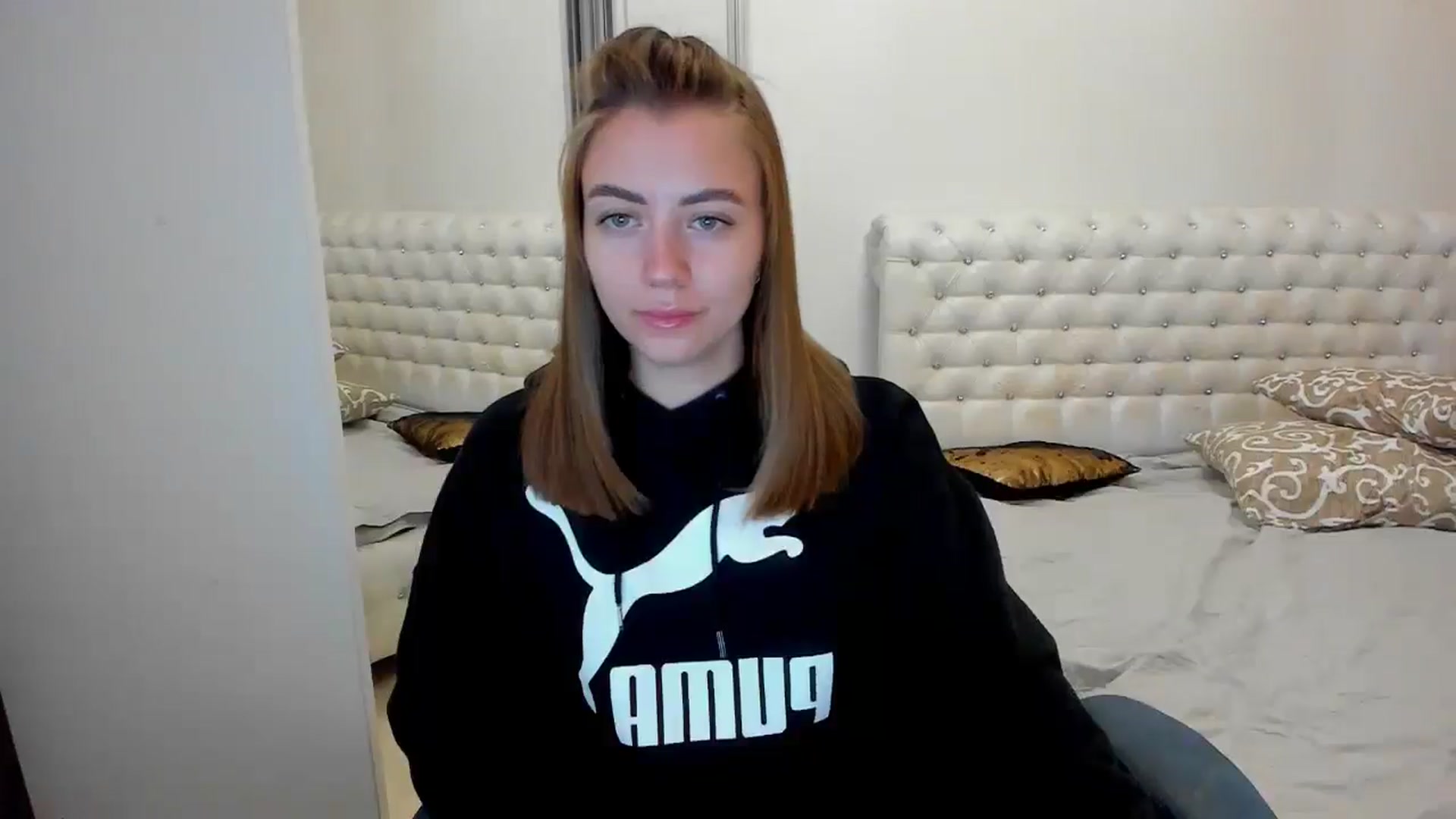 Gallery image thumbnail from Sulfate0's myfreecams stream on, 09/21/2024, 08:37 image 13 of 20