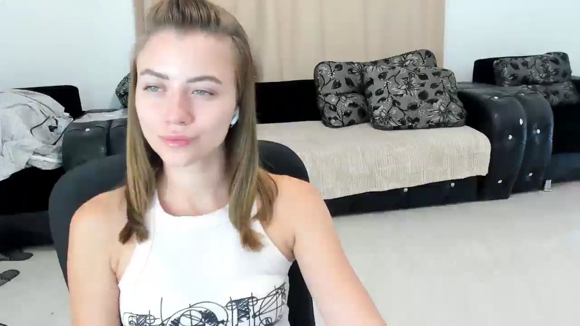 Gallery image thumbnail from Sulfate0's myfreecams stream on, 09/26/2024, 08:49 image 9 of 20