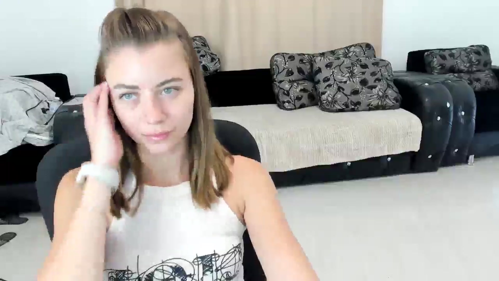 Gallery image thumbnail from Sulfate0's myfreecams stream on, 09/26/2024, 08:49 image 17 of 20