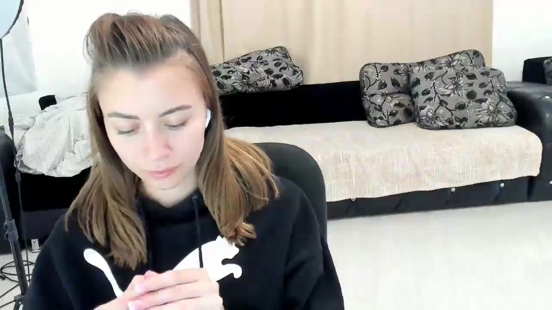 Gallery image thumbnail from Sulfate0's myfreecams stream on, 09/26/2024, 09:40 image 17 of 20
