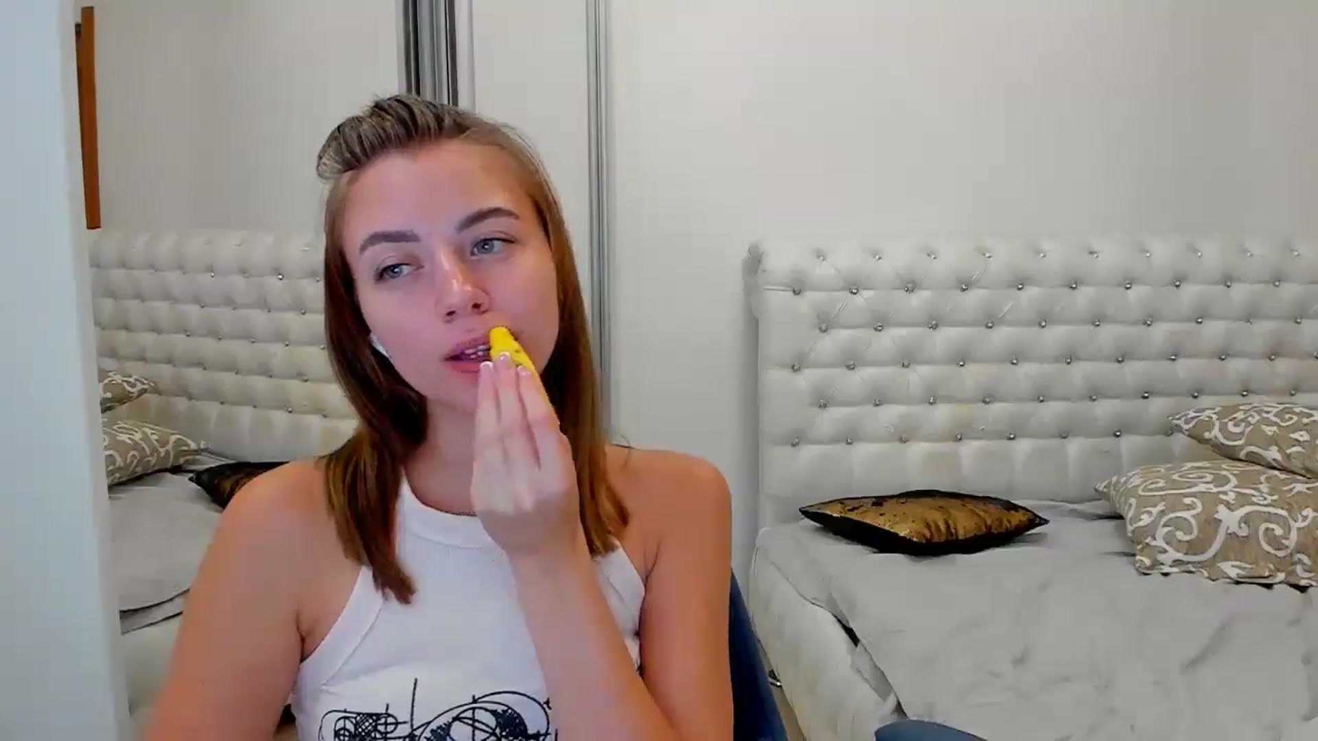 Gallery image thumbnail from Sulfate0's myfreecams stream on, 09/26/2024, 11:06 image 15 of 20