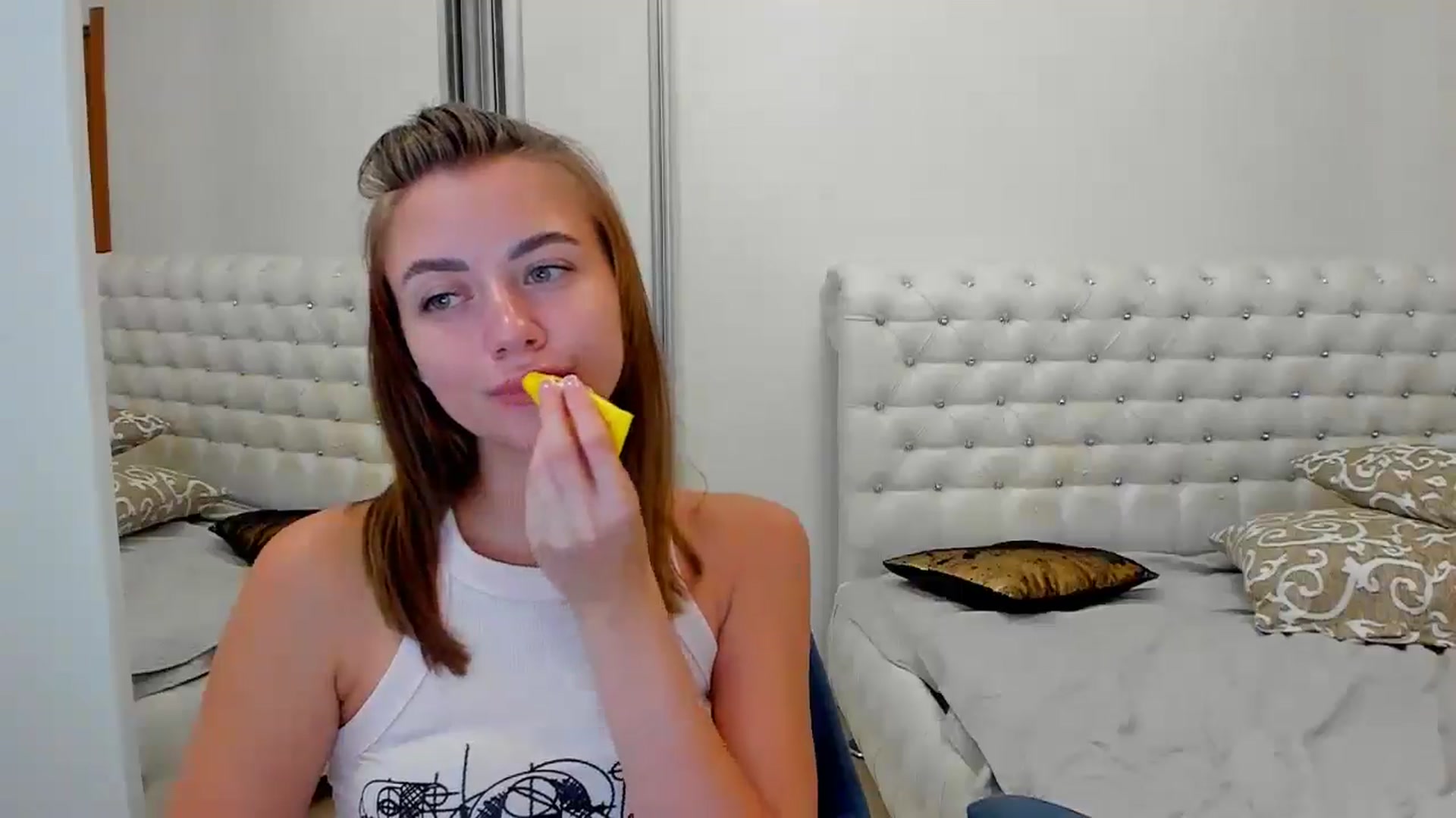 Gallery image thumbnail from Sulfate0's myfreecams stream on, 09/26/2024, 11:06 image 14 of 20