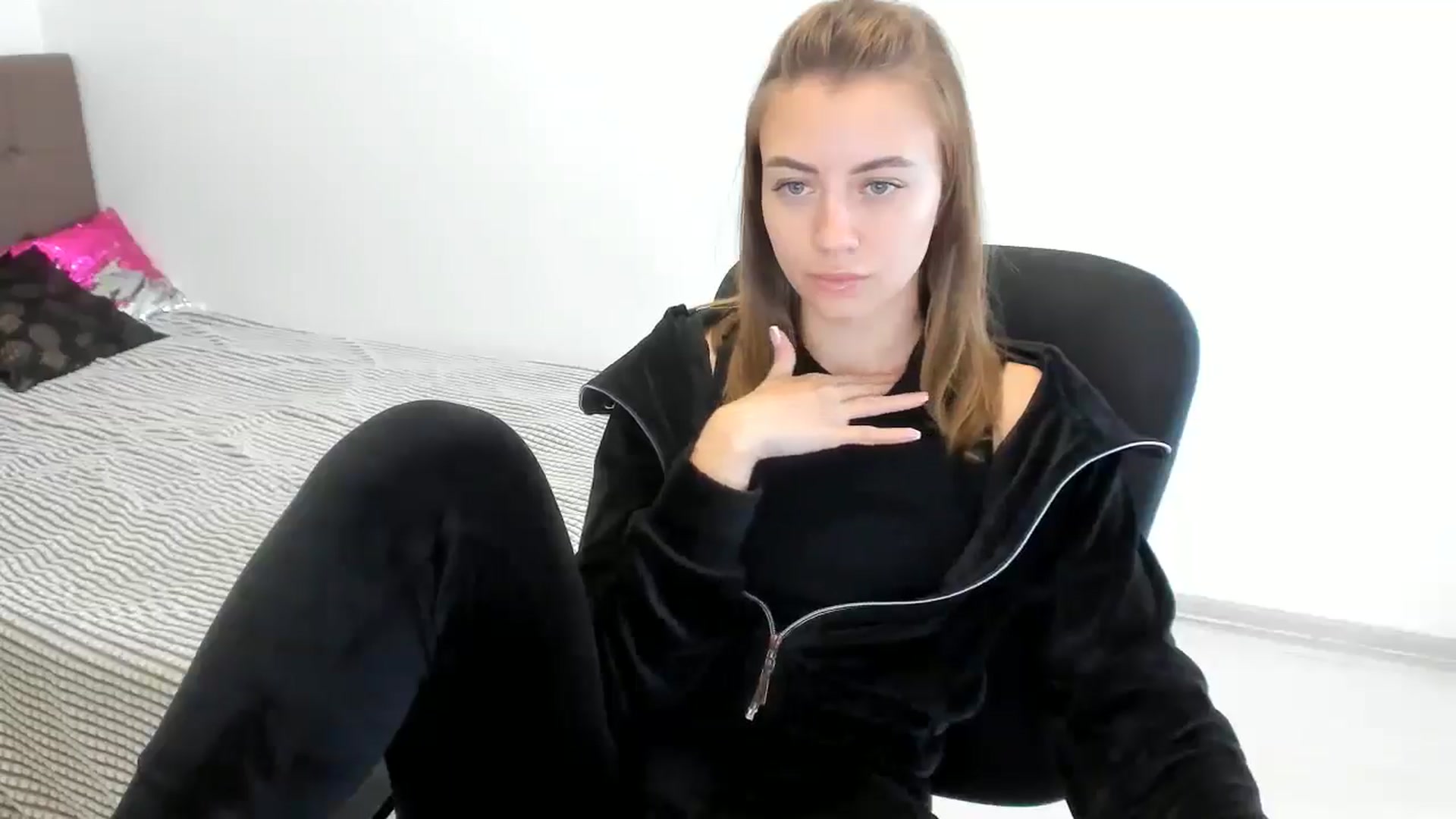 Gallery image thumbnail from Sulfate0's myfreecams stream on, 09/27/2024, 07:58 image 3 of 20