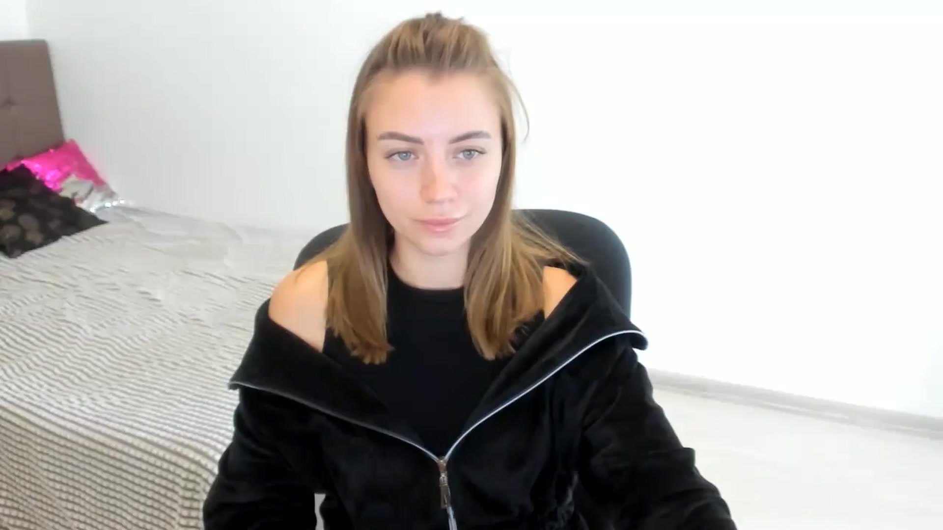 Gallery image thumbnail from Sulfate0's myfreecams stream on, 09/27/2024, 08:33 image 13 of 20