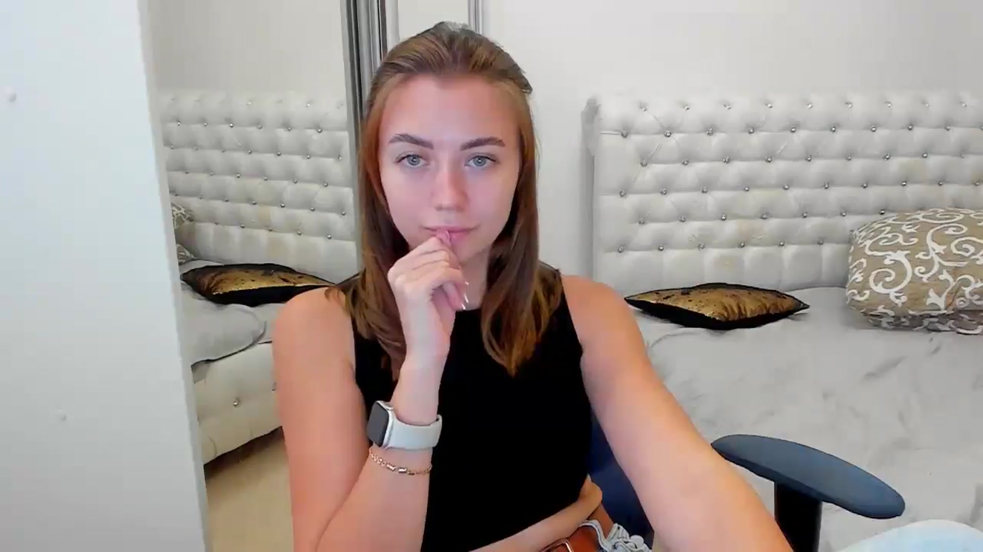 Gallery image thumbnail from Sulfate0's myfreecams stream on, 09/29/2024, 08:50 image 17 of 20