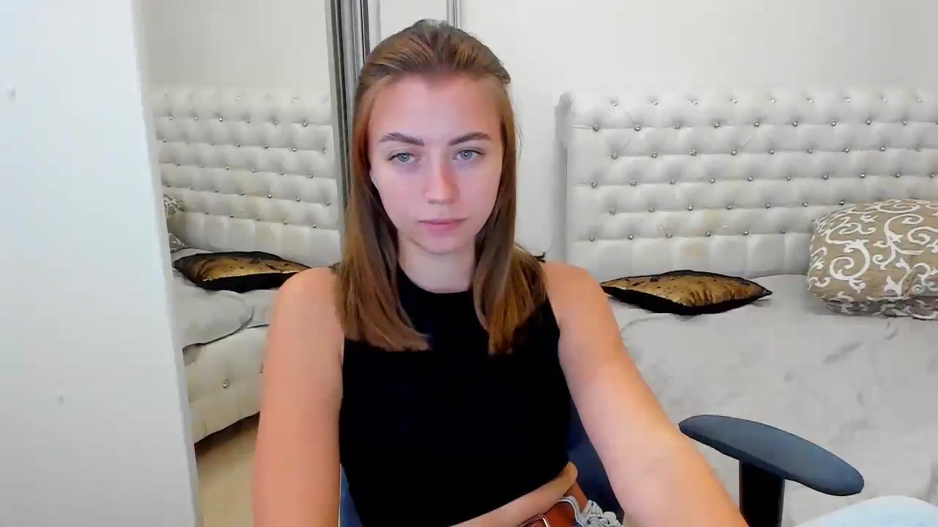 Gallery image thumbnail from Sulfate0's myfreecams stream on, 09/29/2024, 08:50 image 10 of 20
