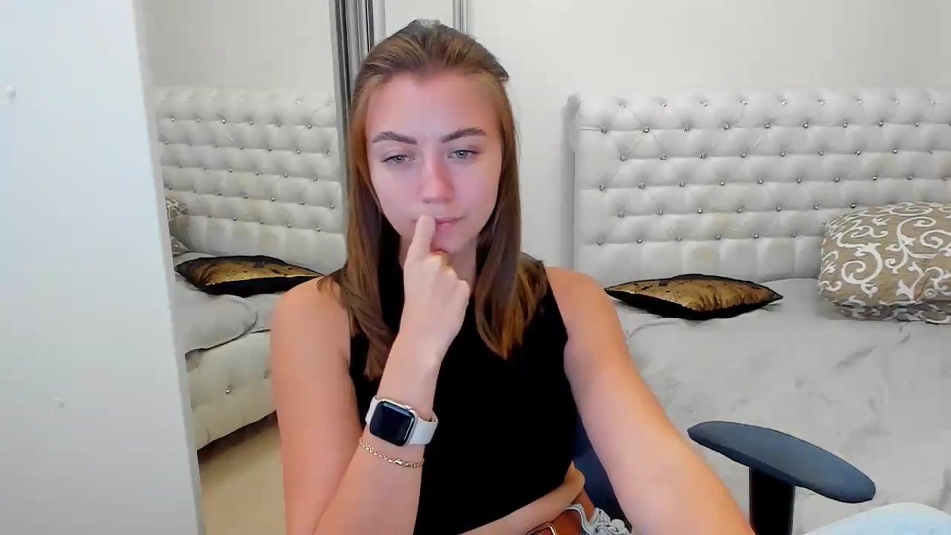 Gallery image thumbnail from Sulfate0's myfreecams stream on, 09/29/2024, 08:50 image 16 of 20