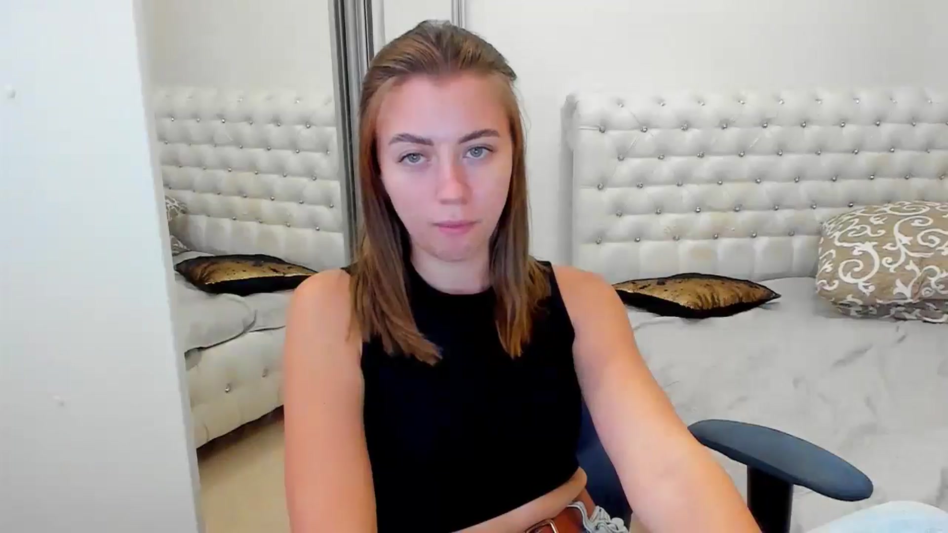Gallery image thumbnail from Sulfate0's myfreecams stream on, 09/29/2024, 08:50 image 8 of 20