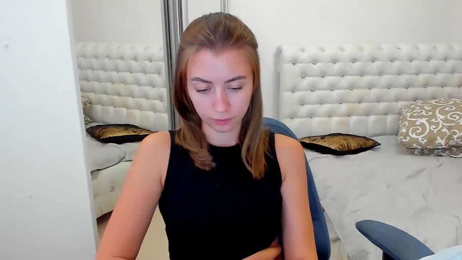 Gallery image thumbnail from Sulfate0's myfreecams stream on, 09/29/2024, 09:54 image 18 of 20