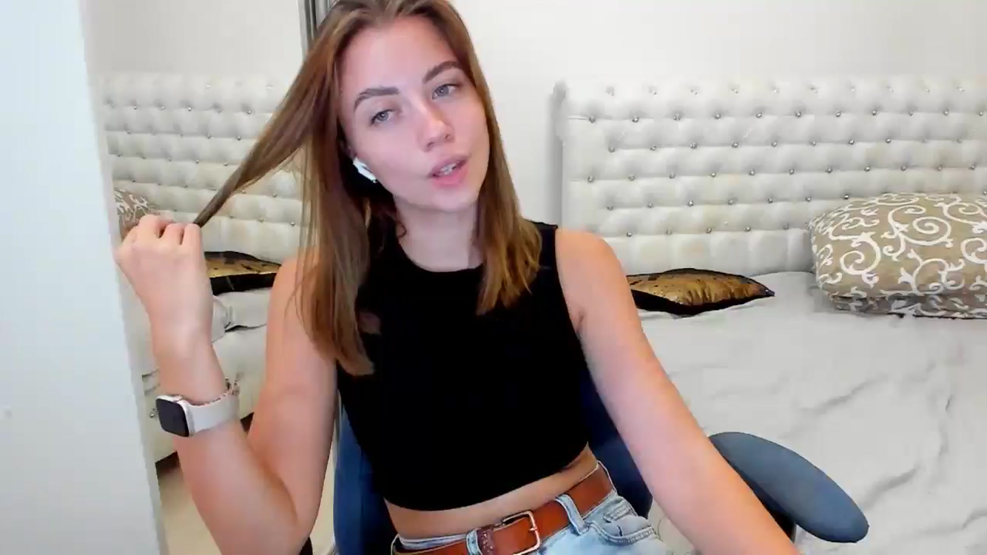 Gallery image thumbnail from Sulfate0's myfreecams stream on, 09/29/2024, 12:11 image 6 of 20